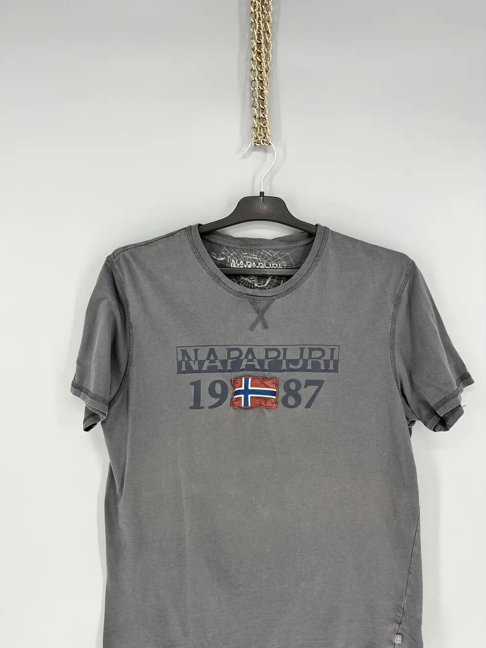 Vintage Vintage Napapijri Geographic Designer Fashion Style Shirt Size US L / EU 52-54 / 3 - 6 Thumbnail