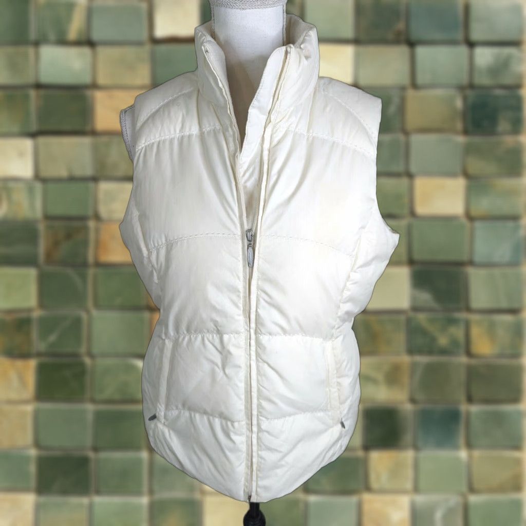 Eddie Bauer VINTAGE Eddie Bauer Vest Womens M White Goose Down Quilted Puffer Full Zip Winter Size M / US 6-8 / IT 42-44 - 1 Thumbnail