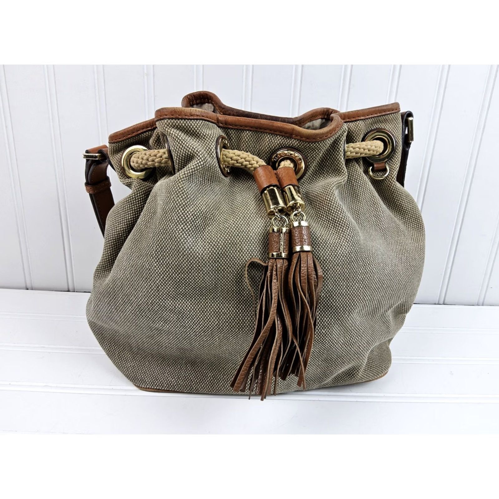 Michael Kors Michael Kors MK Drawstring Shoulder Handbag Purse Womens Canvas Leather Snap Bag Size ONE SIZE - 2 Thumbnail