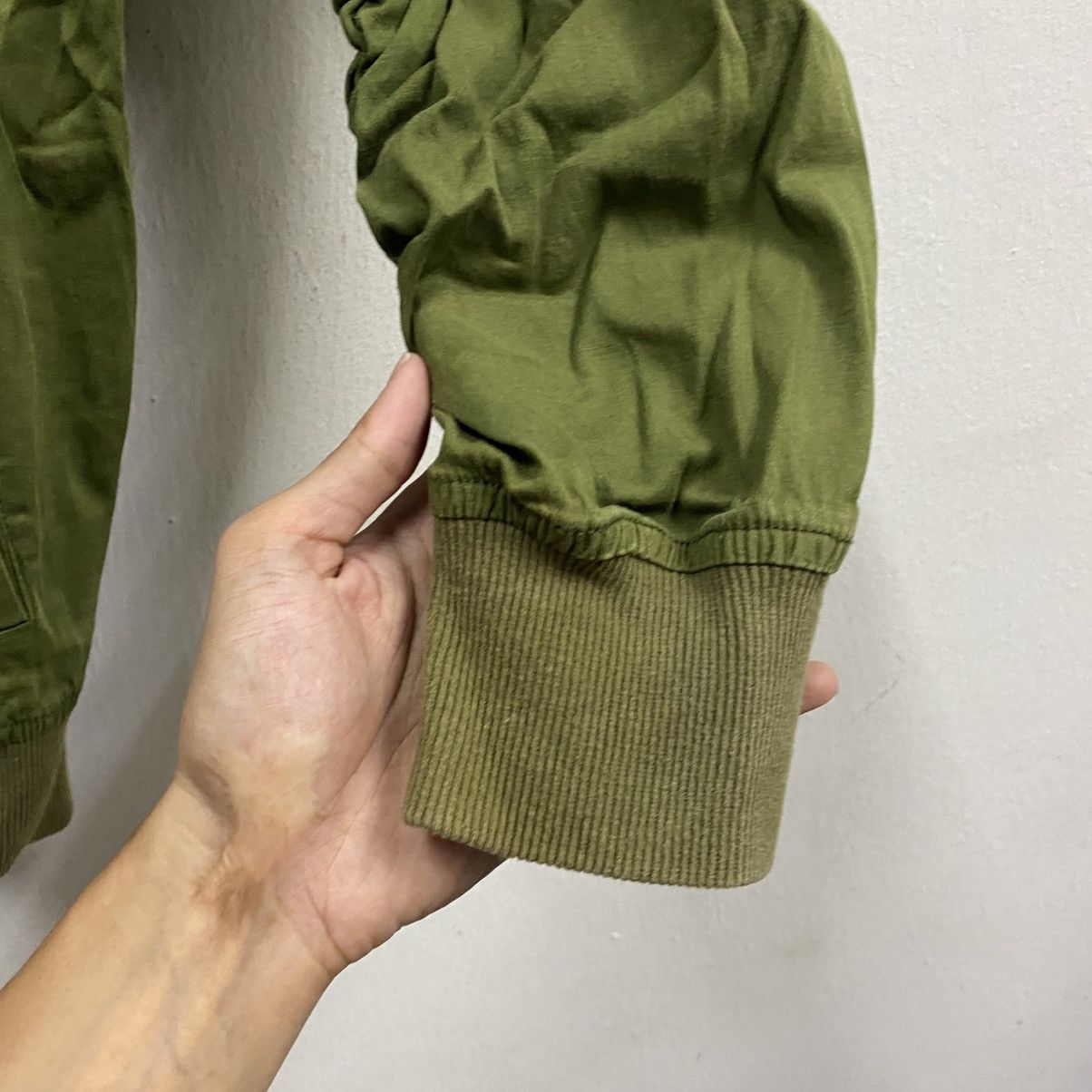 In The Attic Vintage "In The Attic" Olive Green MA-1 Bomber Jacket Size US S / EU 44-46 / 1 - 6 Thumbnail