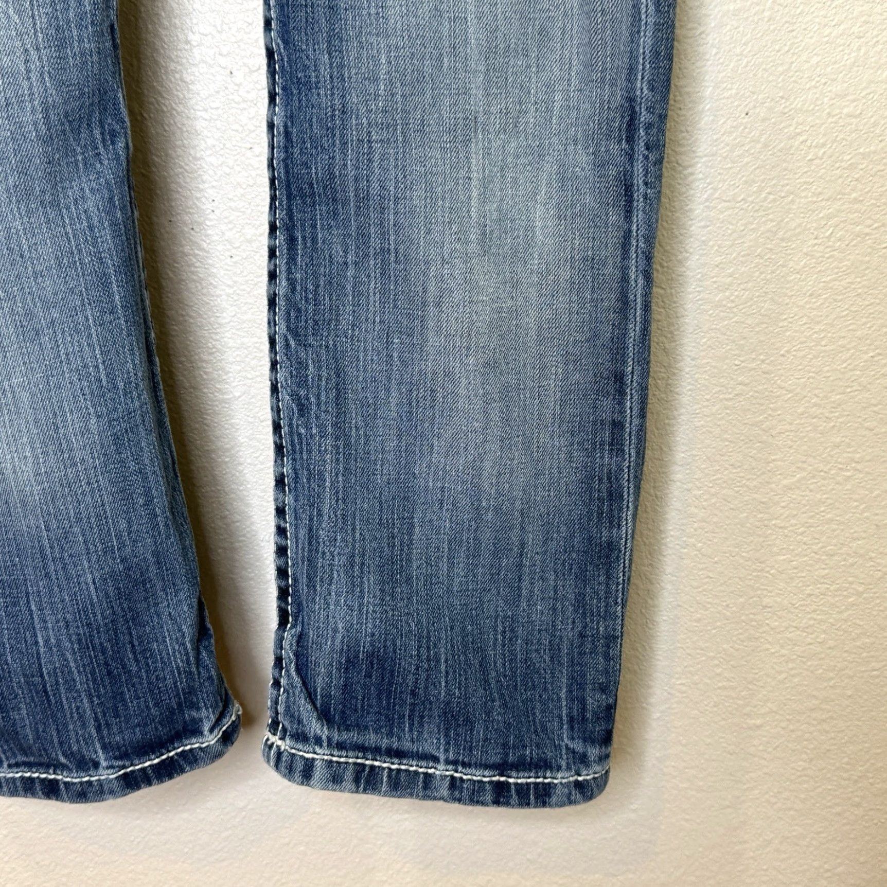 Vintage BKE Denim Sabrina Crop Jeans Womens Size 26 Medium Wash Distressed Thick Stitch Cotton Spandex Inseam 23 Cropped Size 26" / US 2 / IT 38 - 4 Thumbnail