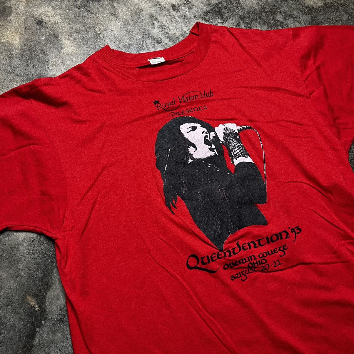Vintage vintage queenvention queen band single stitch tshirt Size US XL / EU 56 / 4 - 4 Thumbnail
