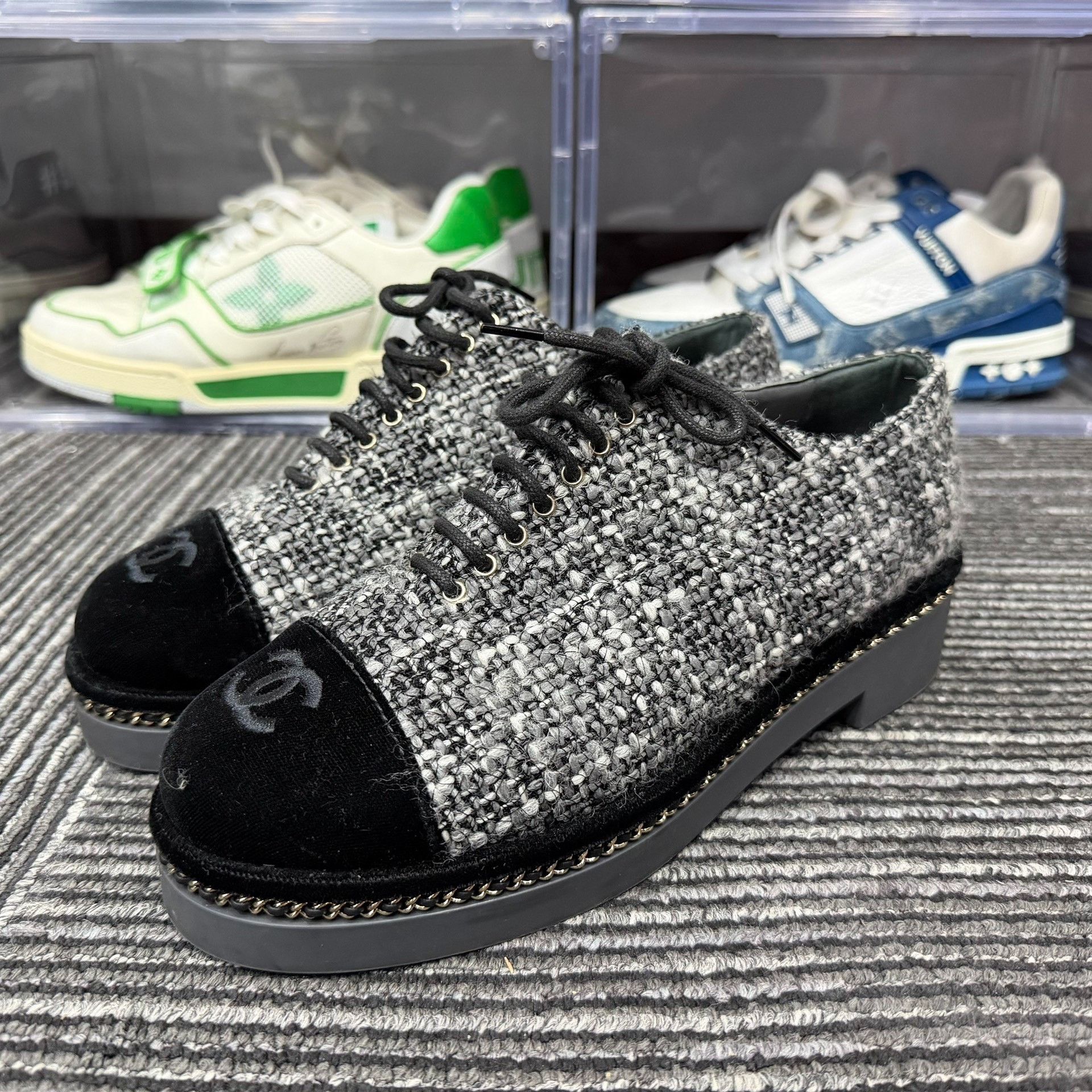 Chanel Chanel Retro Lowtop Sneakers us_7 Women Size US 7 / IT 37 - 1 Thumbnail
