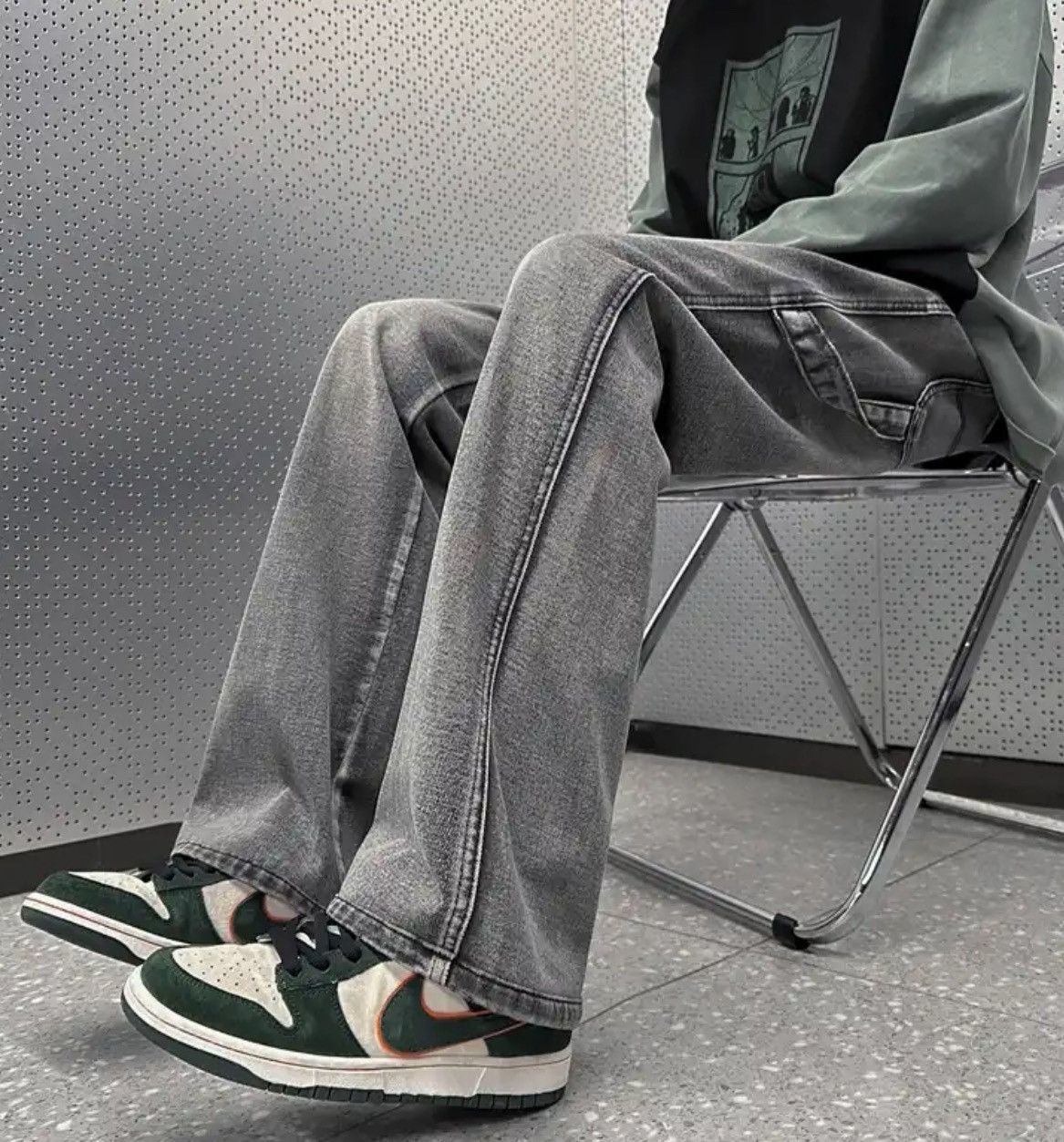 image of Distressed Denim x Jean Vintage Washed Black Straight Tube Splicing Denim Pant in Grey (Size 33)