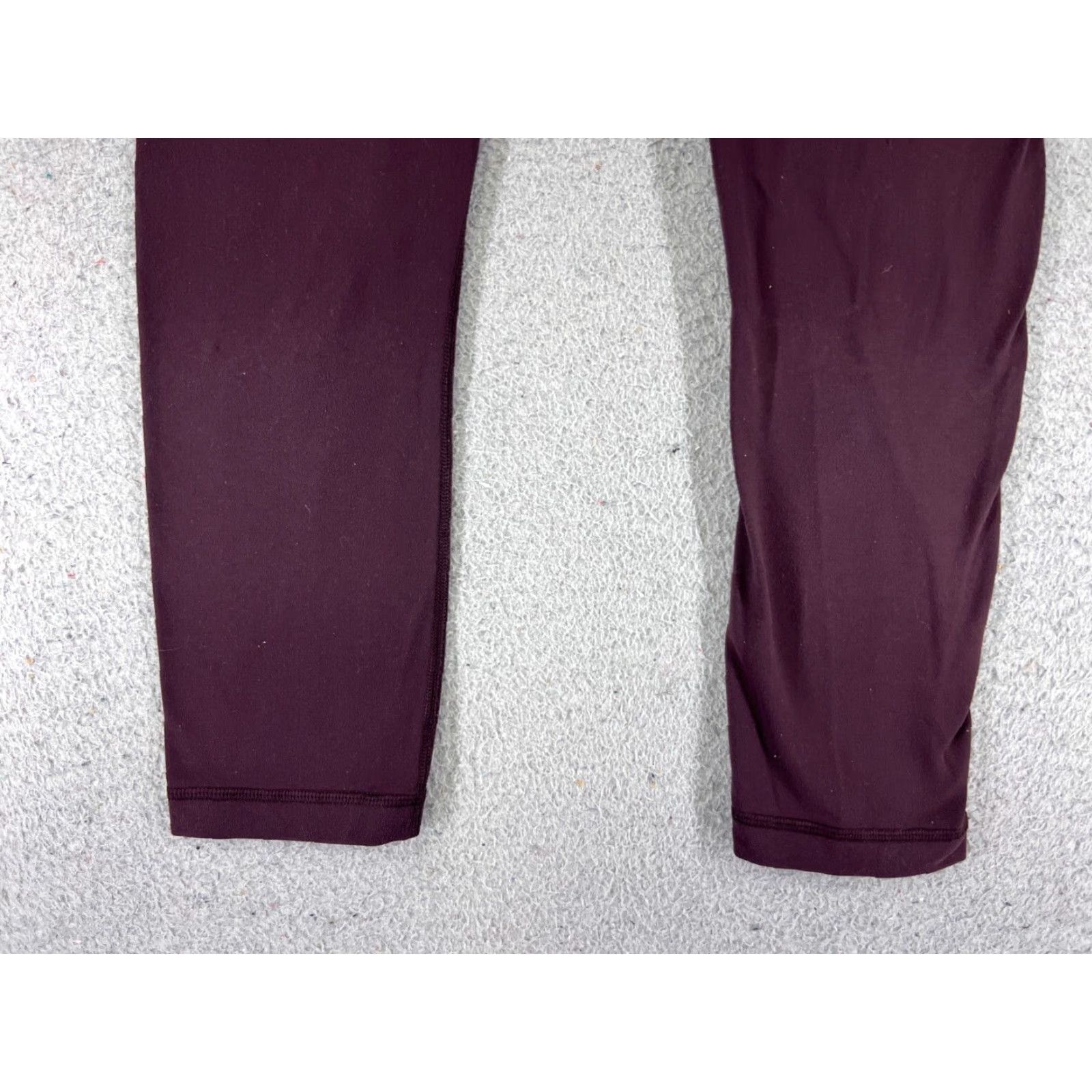 Lululemon Lululemon Leggings Womens 4 Purple Wunder Under Crop 21" Inseam Yoga Read Pockets Zip Pocket Cropped Alignment Align Pair? (Note: This seems off) Size 27" / US 4 / IT 40 - 2 Thumbnail