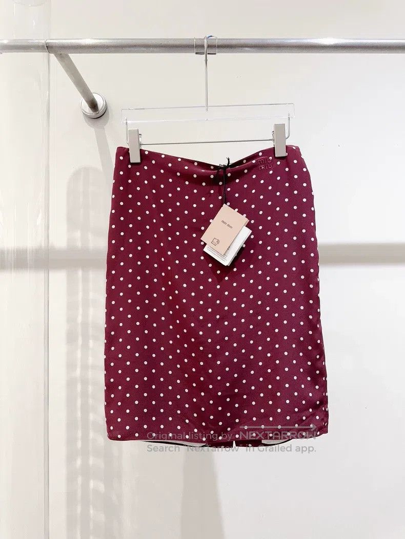 Miu Miu Miu Miu 38 Overskirt in spring and summer. Size 37" - 2 Thumbnail