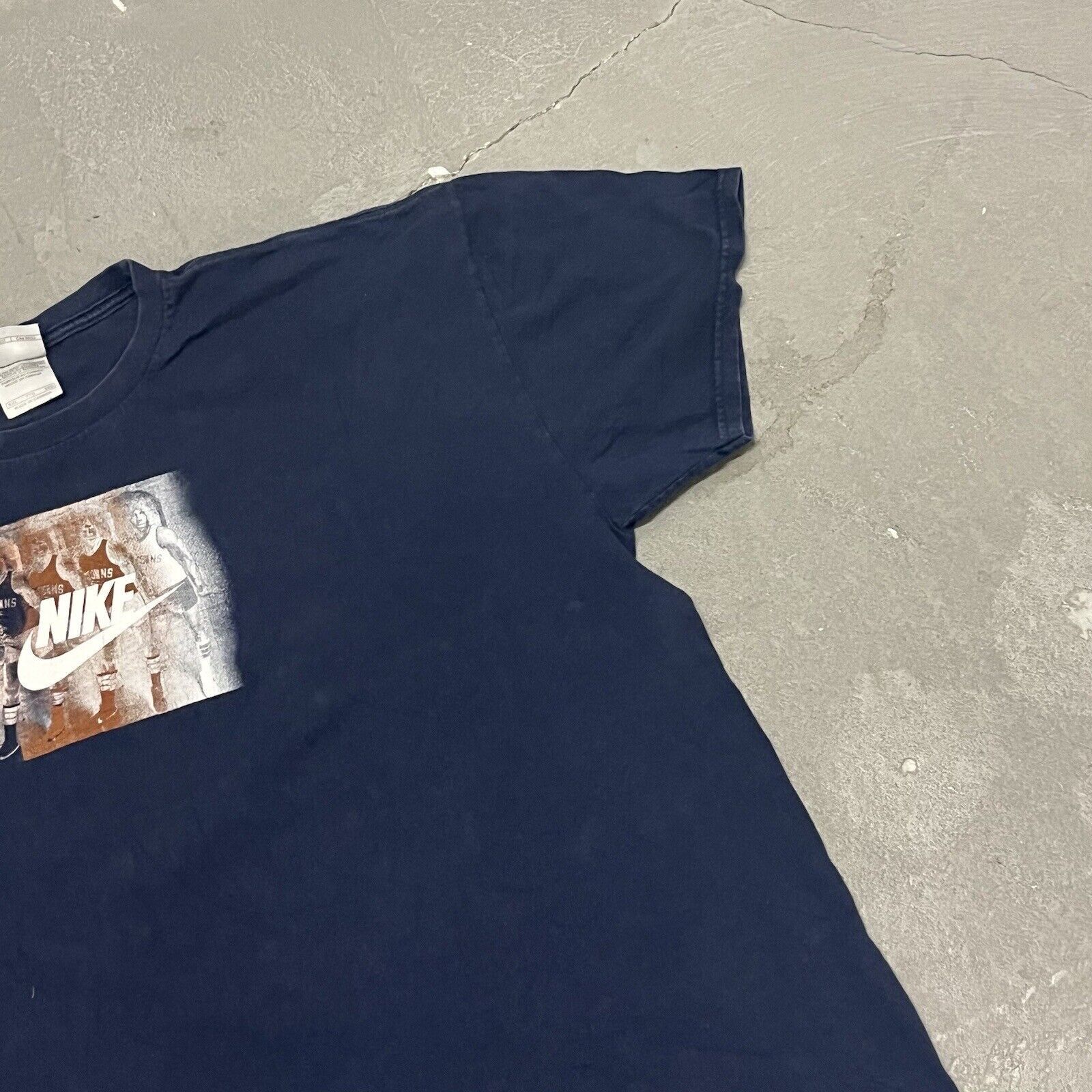 Nike Vintage 2000’s Y2K Nike S/S Graphic T-shirt Size XXL Navy Size US XXL / EU 58 / 5 - 7 Thumbnail