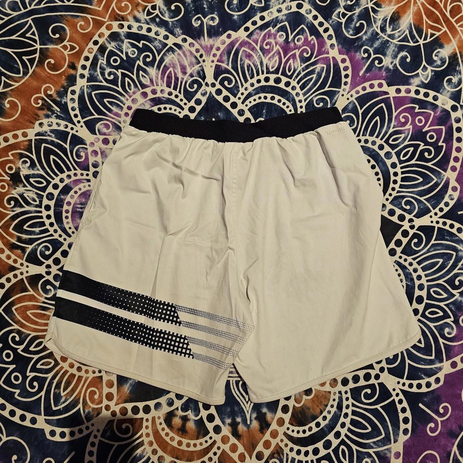 Designer Men's White Adidas 2018 Large Gym Shorts Size US 34 / EU 50 - 5 Thumbnail