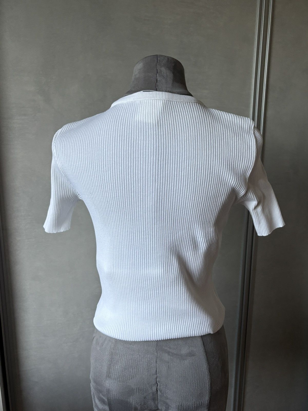 Chanel Chanel Vintage White Ribbed Knit Top with Tonal CC Size S / US 4 / IT 40 - 5 Thumbnail