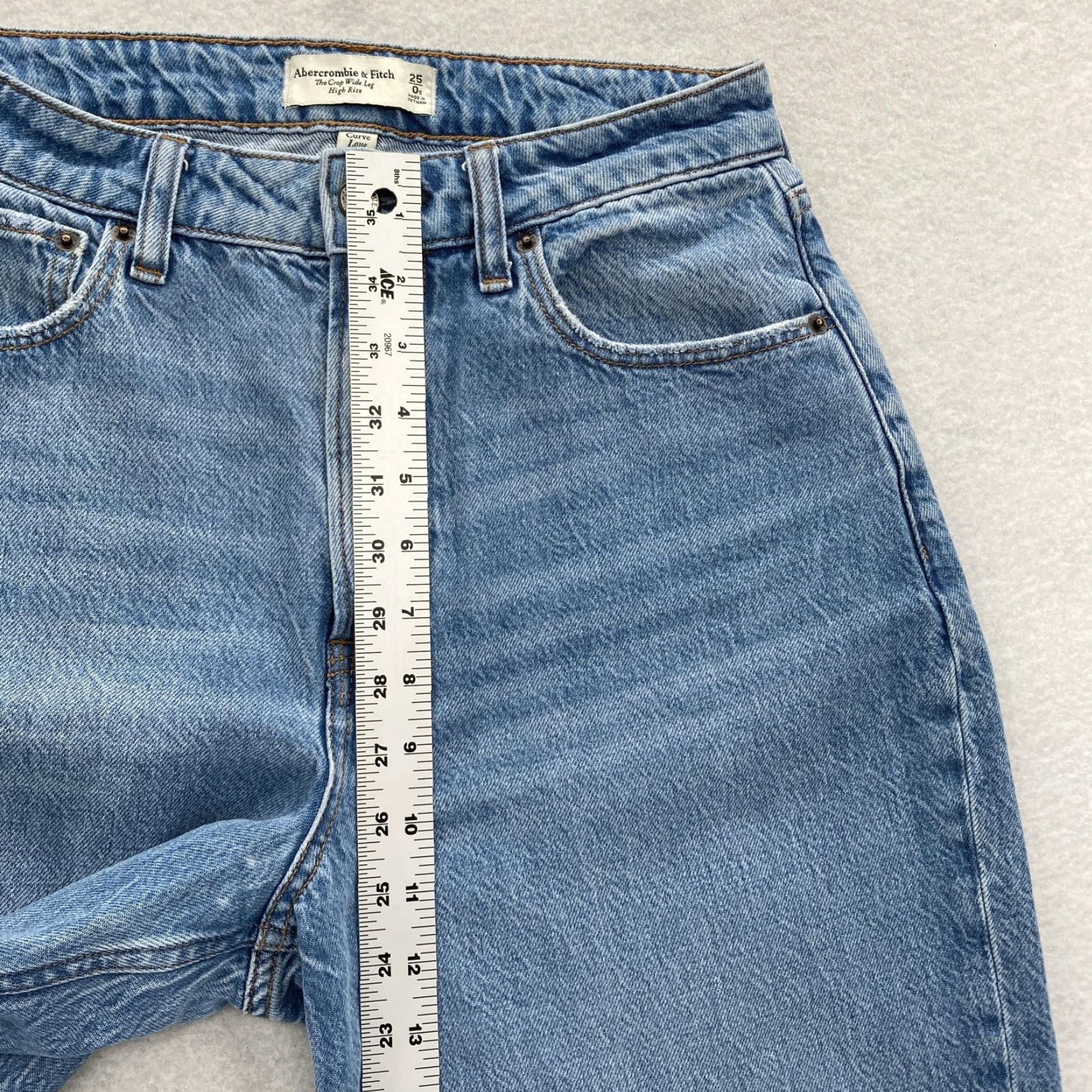 Abercrombie & Fitch Abercrombie & Fitch Jeans Womens 0S High Rise Crop Wide Leg Curve Love Raw Hem Jeans Womens 0S Short Light Bio Blue 23 in Inseam Size 25" / US 0 / IT 36 - 7 Thumbnail