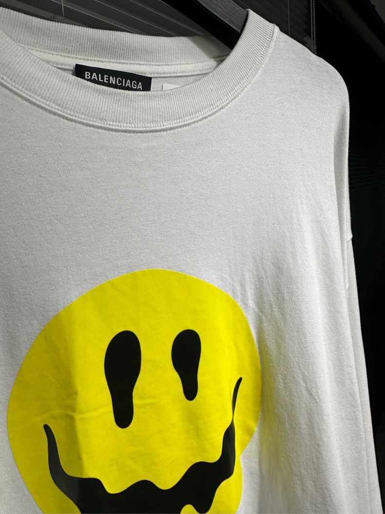 Balenciaga Balenciaga Dissolve smiling face victory gesture white lon Size US S / EU 44-46 / 1 - 3 Thumbnail