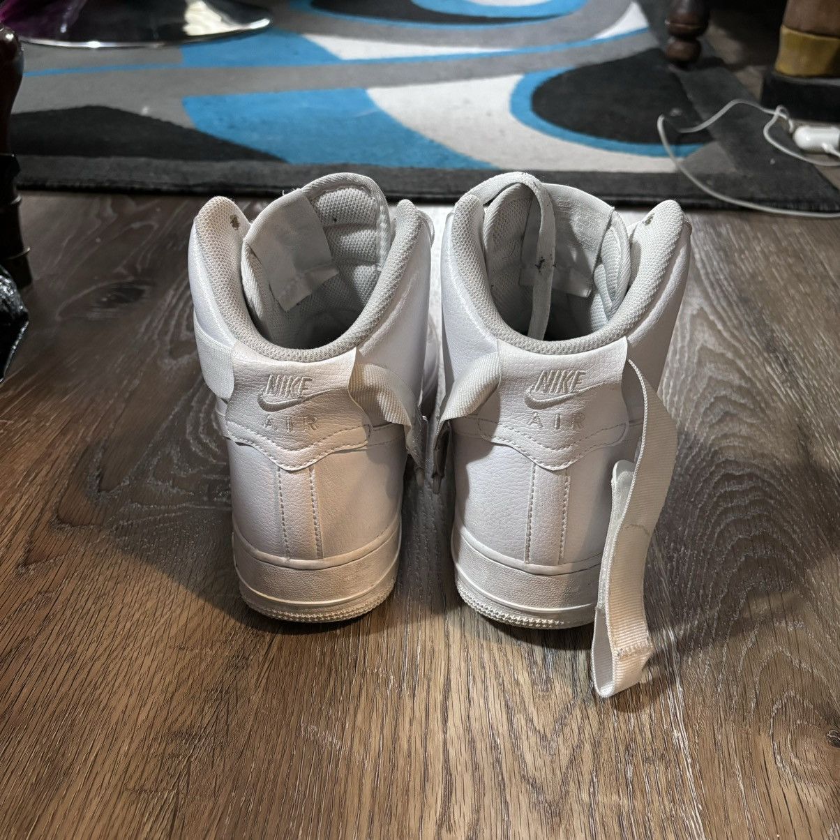 Nike Nike Air Force 1 High Triple White Size US 9.5 / EU 42-43 - 4 Thumbnail