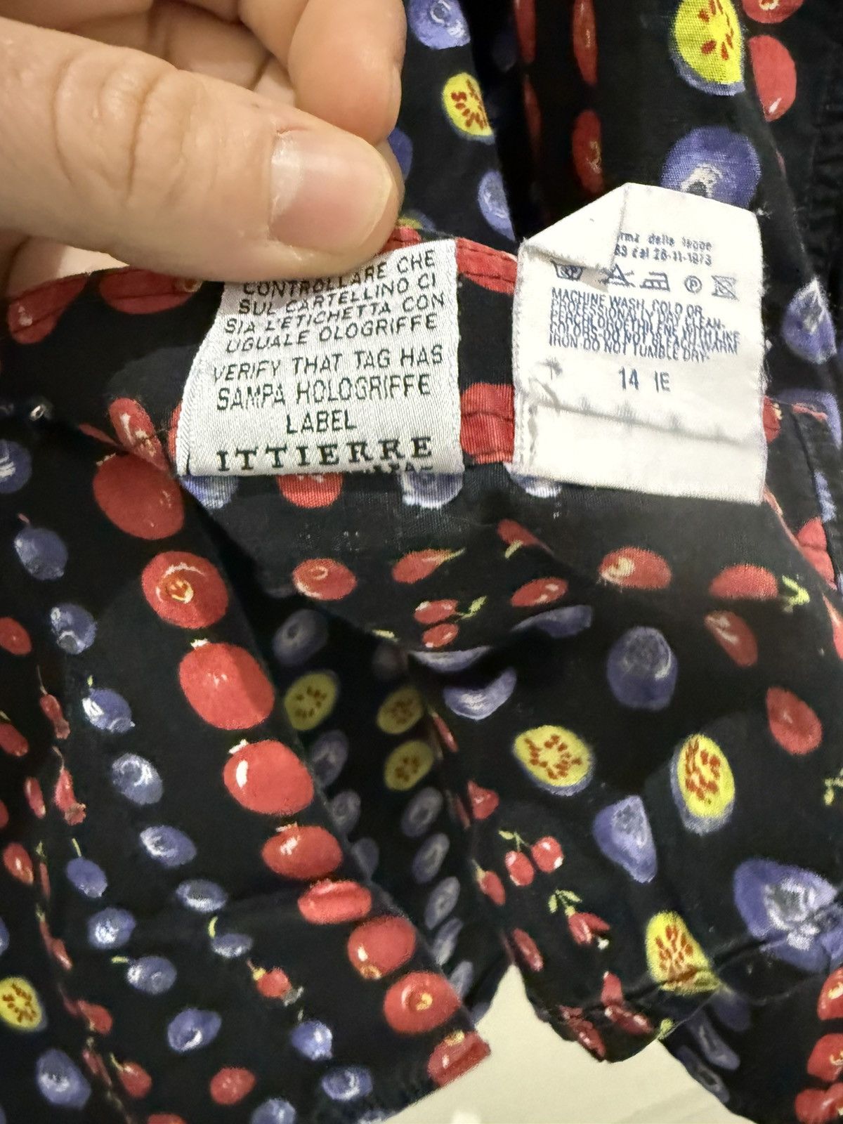 Versace Versace fruit collection 90s vintage shirt Size US XXL / EU 58 / 5 - 5 Thumbnail