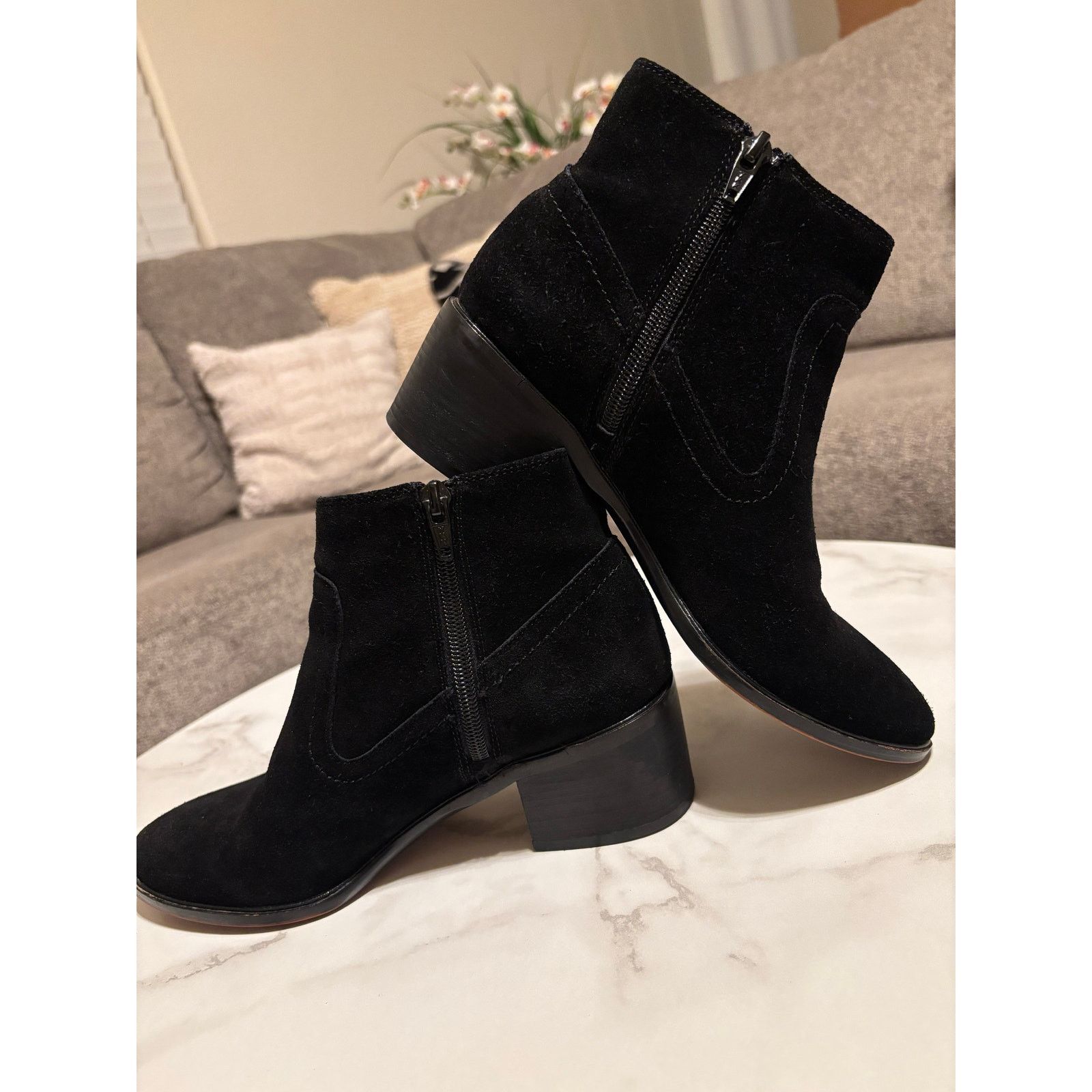 The Unbranded Brand BCBG Boots Size 7 Size US 7 / IT 37 - 2 Thumbnail