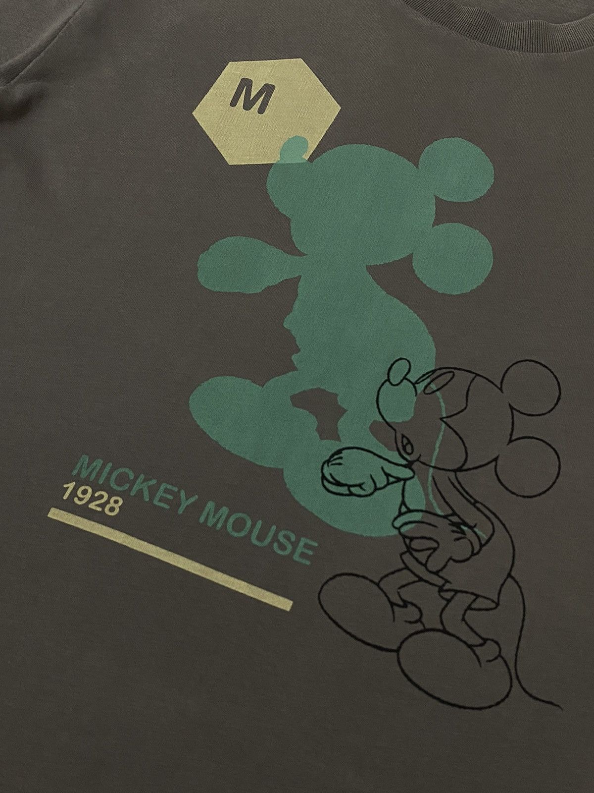 Disney × Mickey Mouse × Uniqlo Uniqlo Disney Mickey Mouse 1928 Graphic Tshirt Size US S / EU 44-46 / 1 - 3 Thumbnail