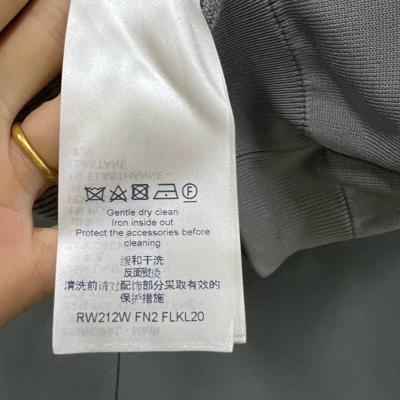 Louis Vuitton Louis Vuitton Grey logo knit sweater 2501-Nextarrow Size US S / EU 44-46 / 1 - 4 Thumbnail