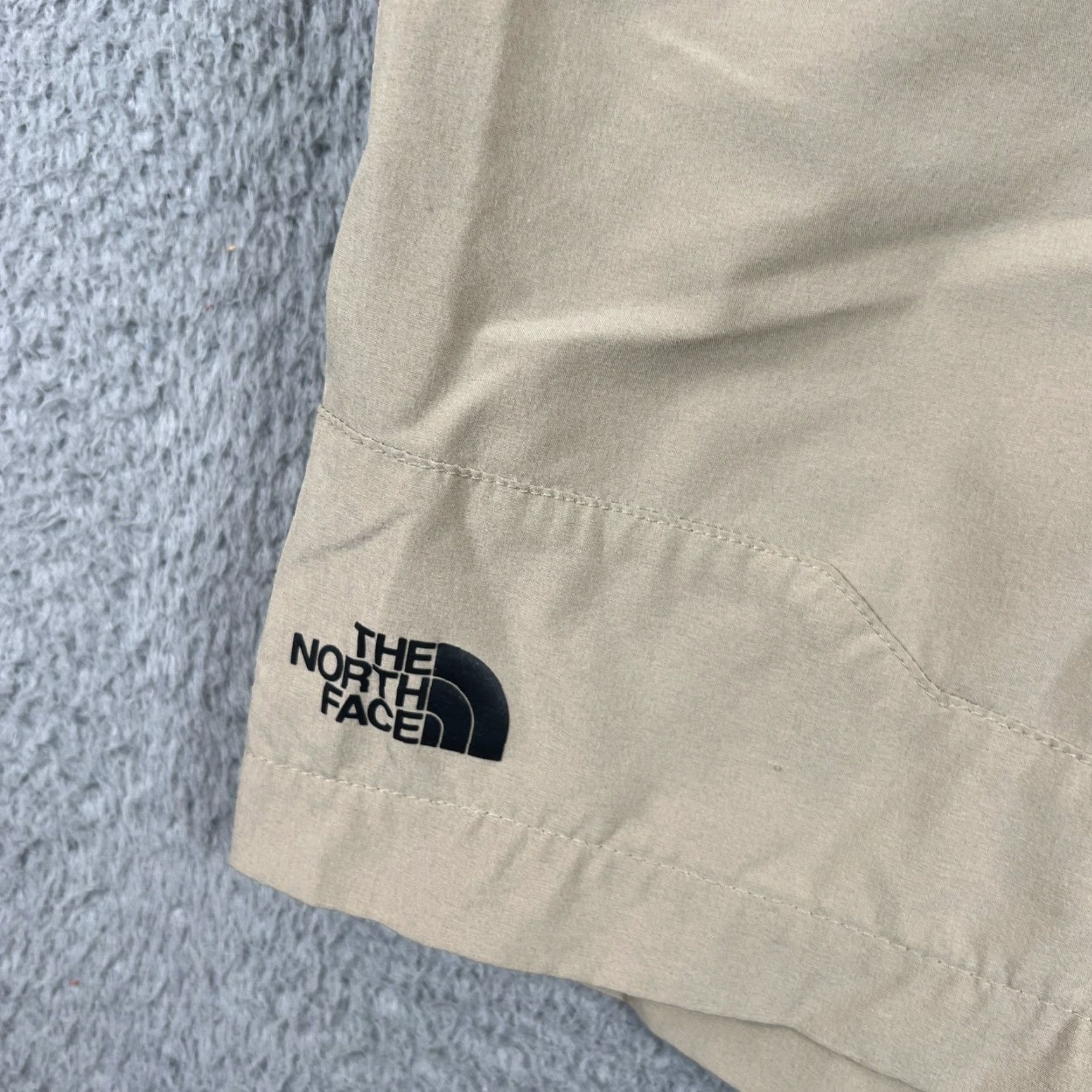 The North Face VINTAGE is not applicable; The North Face Mens Shorts 32 Brown Cargo Pocket Lightweight Outdoor Beach Hiking Casual Travel Size US 32 / EU 48 - 3 Thumbnail