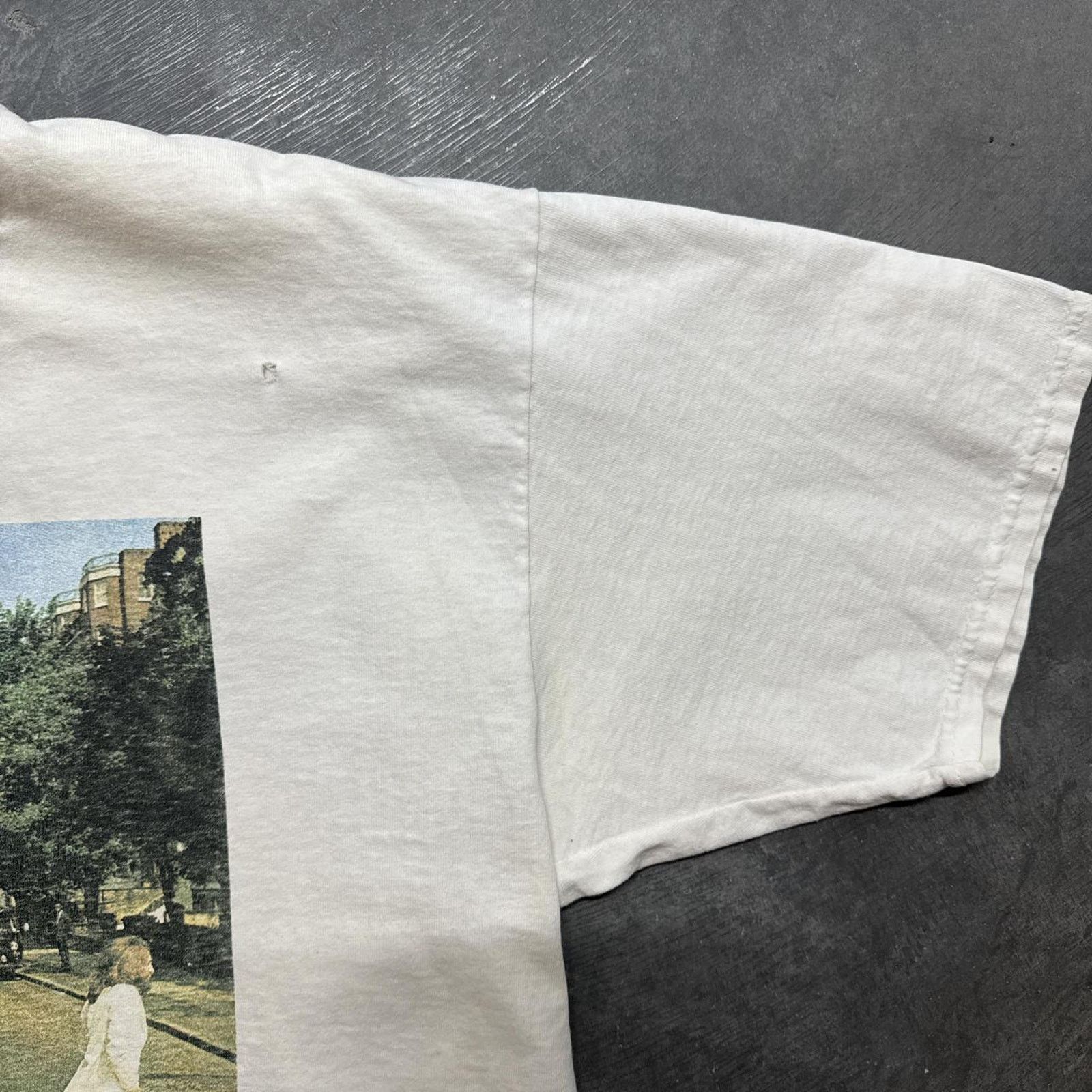 Vintage Vintage 90s The Beatles Abbey Road Double Sided Band T-Shirt Size US XL / EU 56 / 4 - 5 Thumbnail