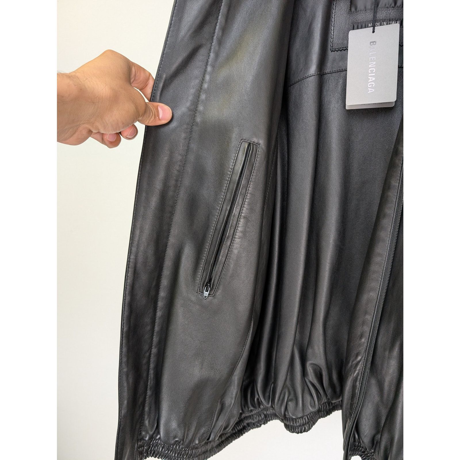 Balenciaga o1rshd1 Leather Down Jacket in Black Size US L / EU 52-54 / 3 - 8 Thumbnail