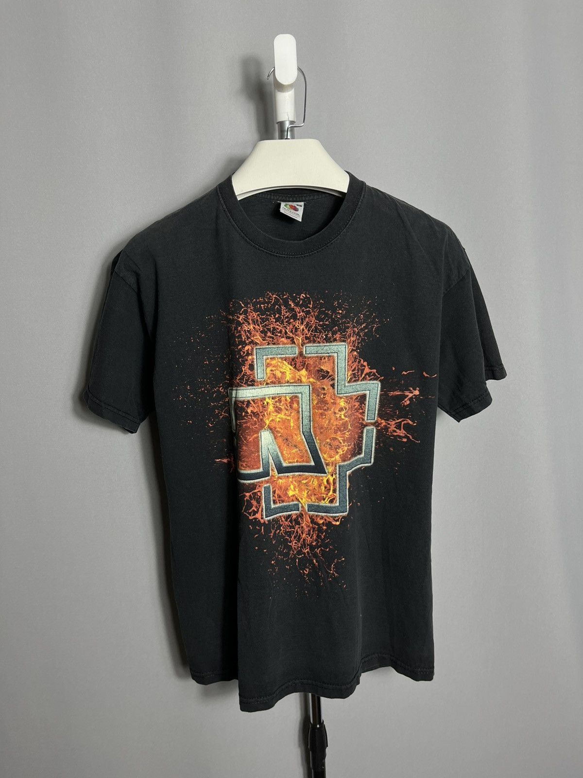 Fruit Of The Loom Vintage 2000s Rammstein Die Sonne Burn Over Print Shirt Band Size US M / EU 48-50 / 2 - 1 Thumbnail