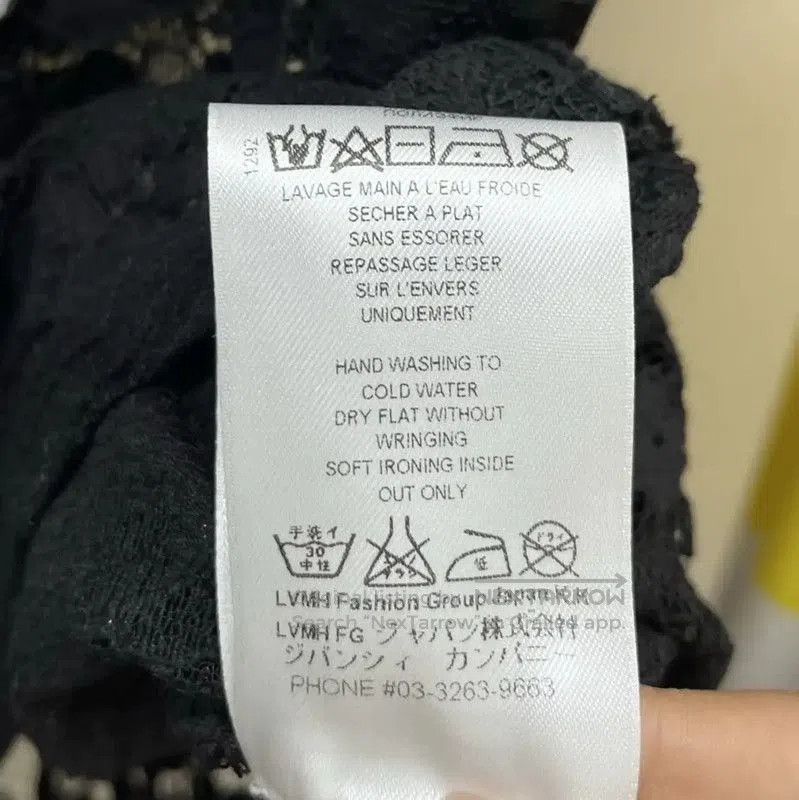 Givenchy Givenchy Black Lace T-Shirt with White Text . Size M / US 6-8 / IT 42-44 - 6 Thumbnail