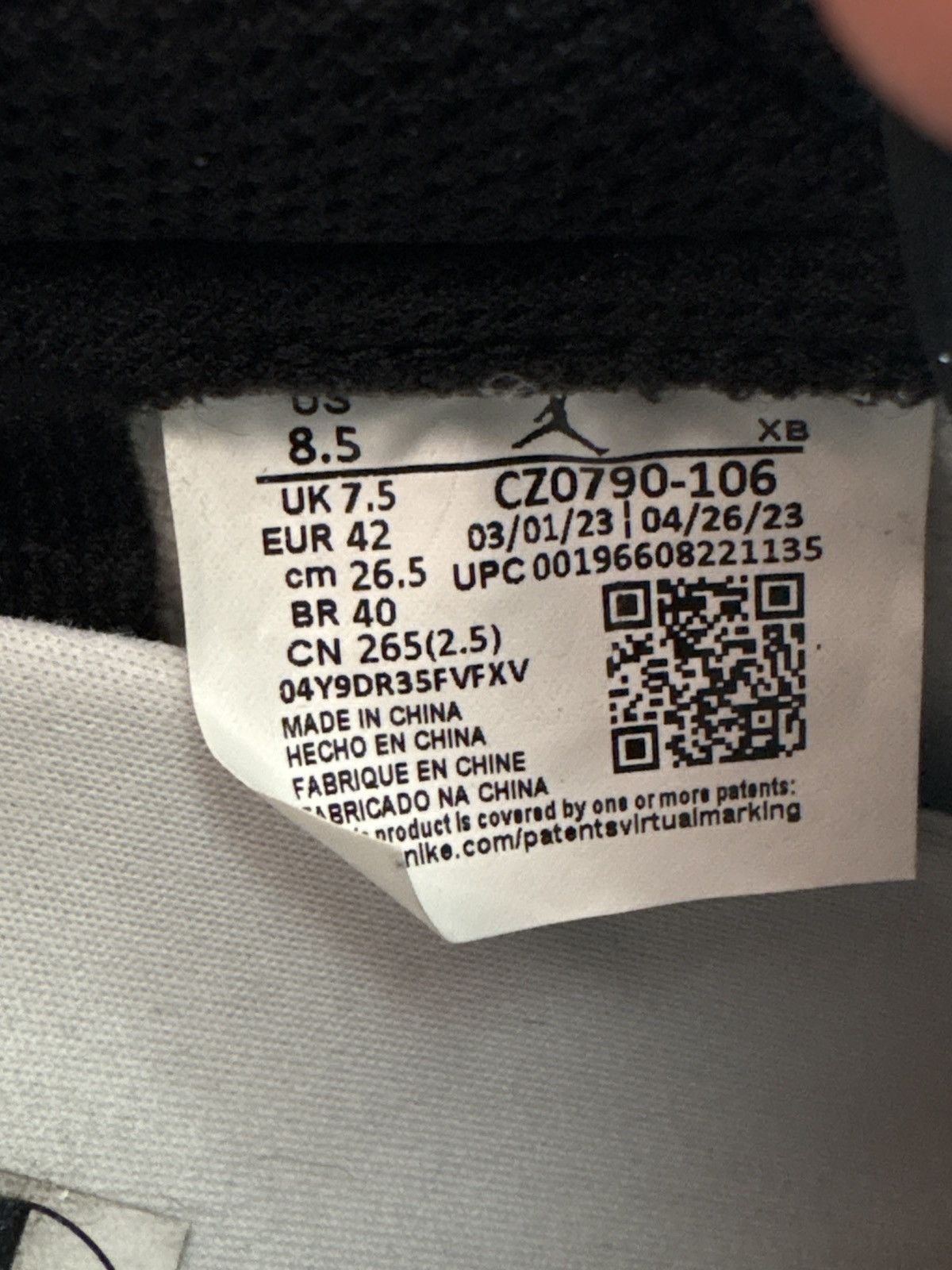 Jordan Brand Jordan 1 Retro Low OG Black Toe Size US 8.5 / EU 41-42 - 7 Thumbnail