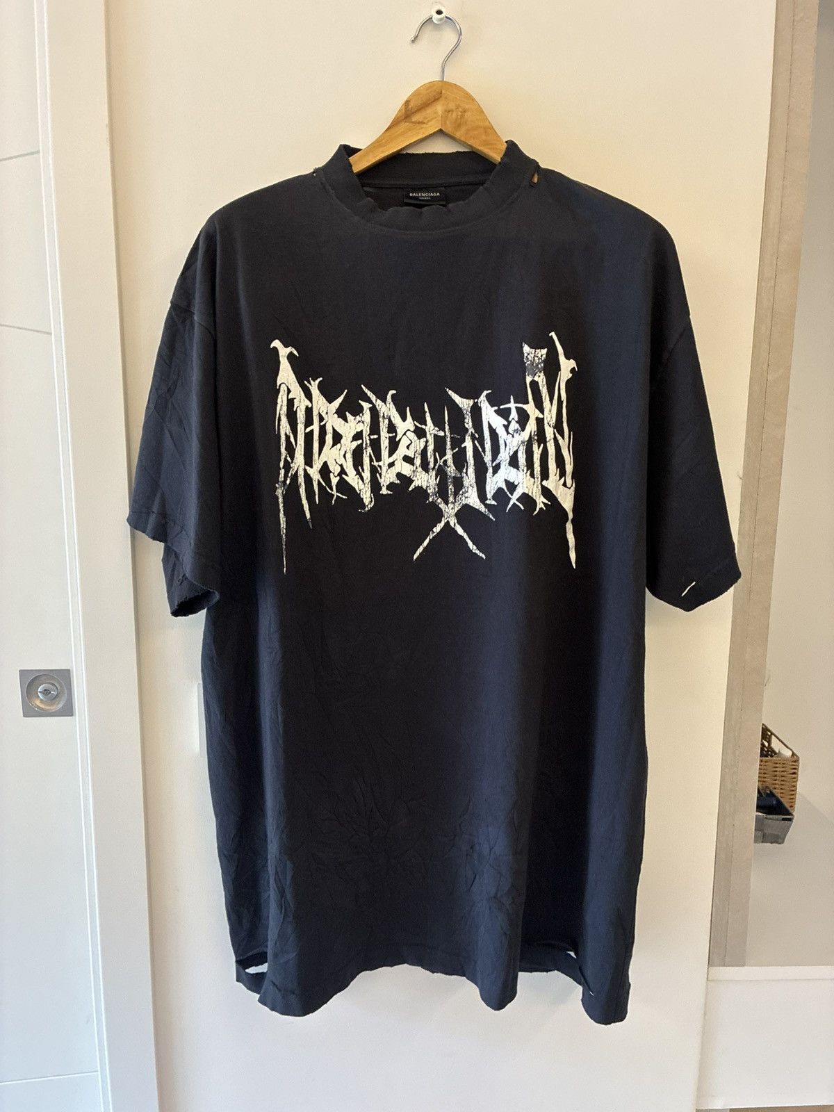 Balenciaga Balenciaga Metal Logo Oversized Distressed T shirt Size US L / EU 52-54 / 3 - 1 Thumbnail