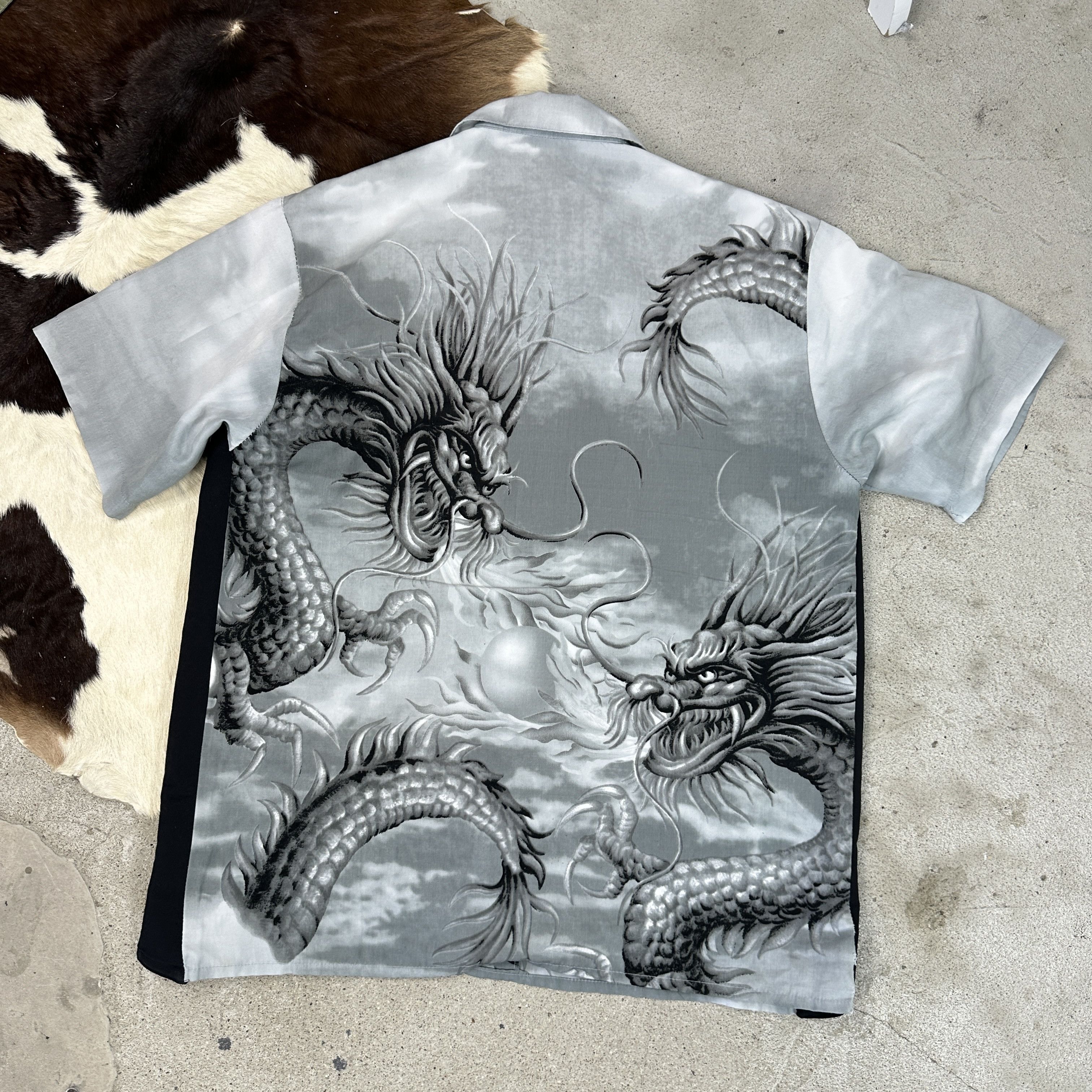 Vintage Vintage Streetwear Skater Hip hop Dragons Summer Shirt 00s Size US XL / EU 56 / 4 - 4 Thumbnail