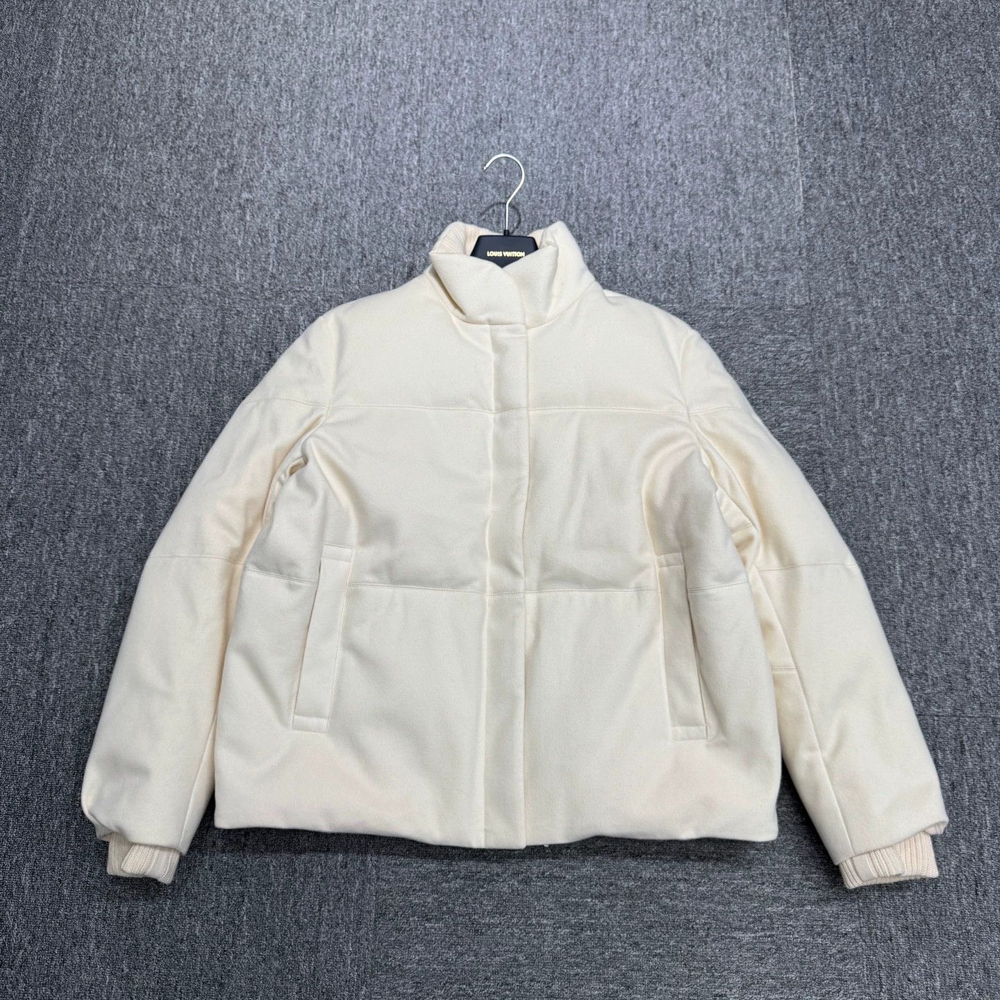 Loro Piana Loro Piana cashmere down jacket L 98new stained Size L / US 10 / IT 46 - 1 Thumbnail
