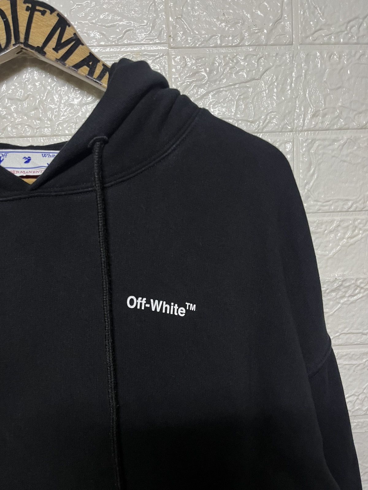 Off-White OFF WHITE BY VIRGIL ABLOH BLACK CARAVAGGIO ARROW HOODIE Size US L / EU 52-54 / 3 - 5 Thumbnail