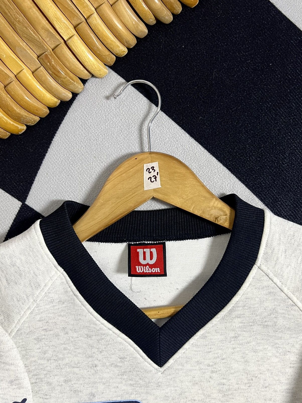 Other VINTAGE WILSON FRONT HIT & SLEEVE PRINT SWEATSHIRT V NECK Size US L / EU 52-54 / 3 - 9 Thumbnail
