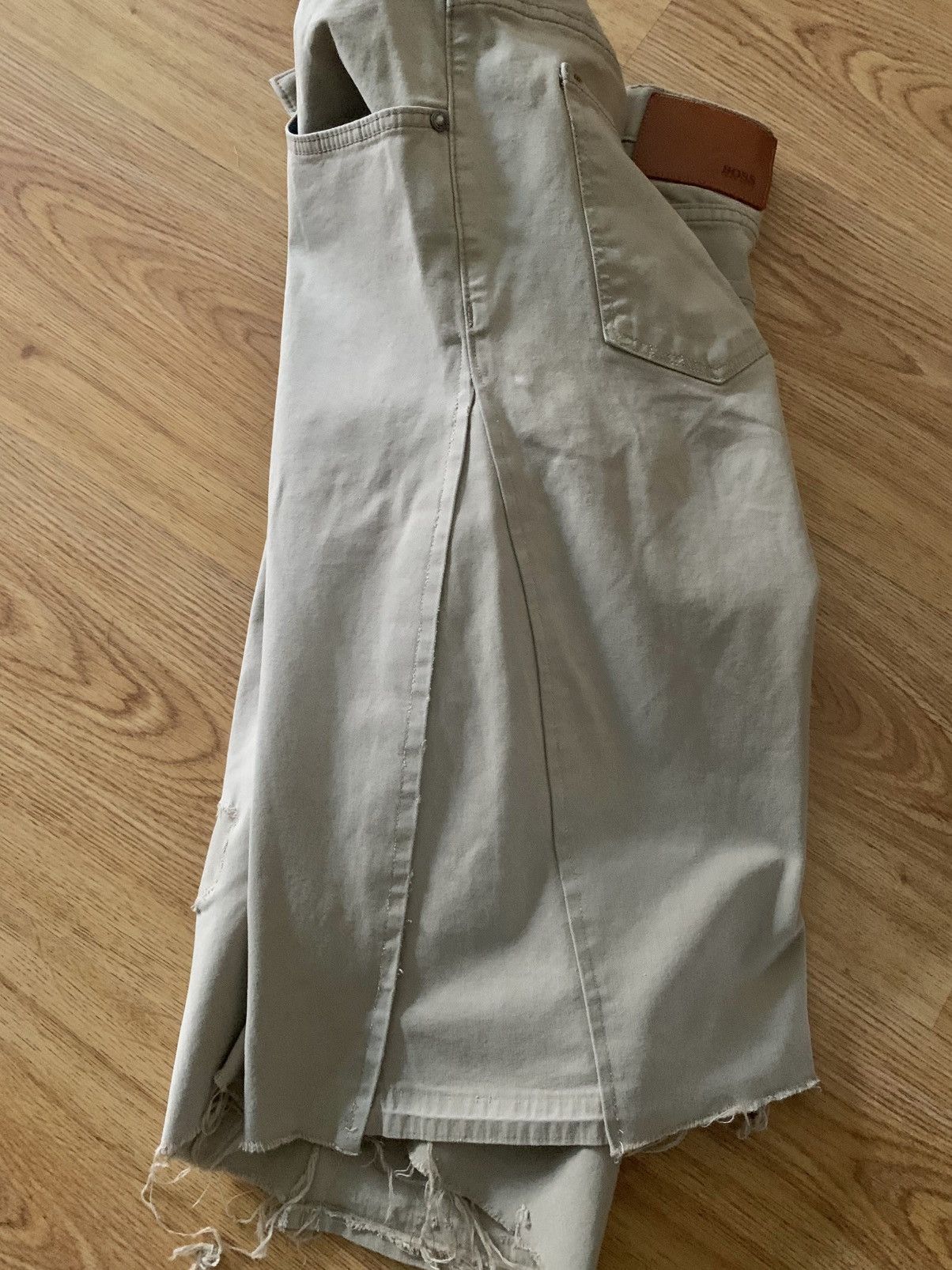 Hugo Boss × Vintage Wide Leg/Flared Khaki Shorts Size US 32 / EU 48 - 3 Thumbnail