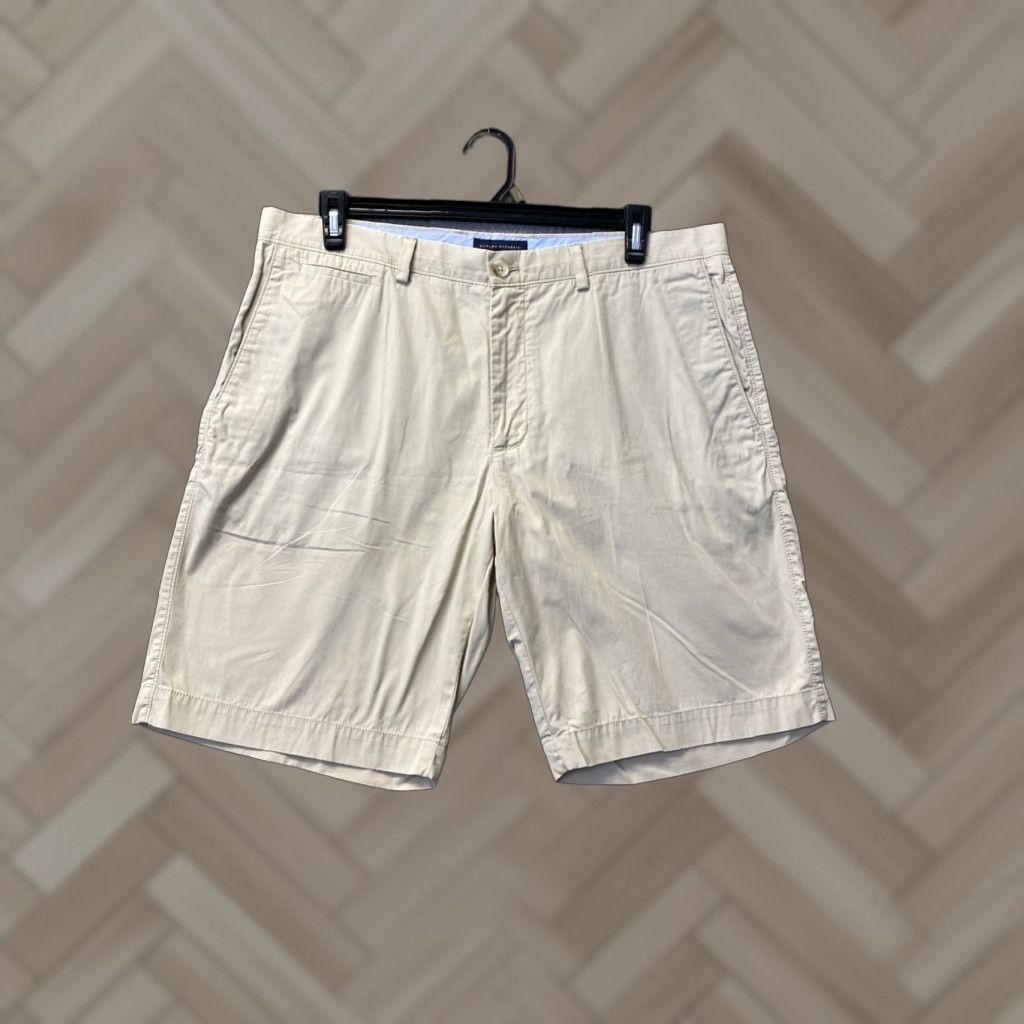Banana Republic BANANA REPUBLIC Men’s Chino Shorts 36 Beige Solid Bermuda Size US 36 / EU 52 - 1 Thumbnail