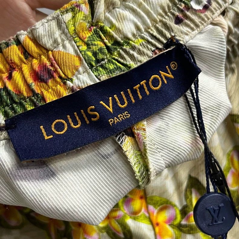 Louis Vuitton Louis Vuitton size US 52 Beige Floral Beach Print Elastic W Size US 36 / EU 52 - 4 Thumbnail