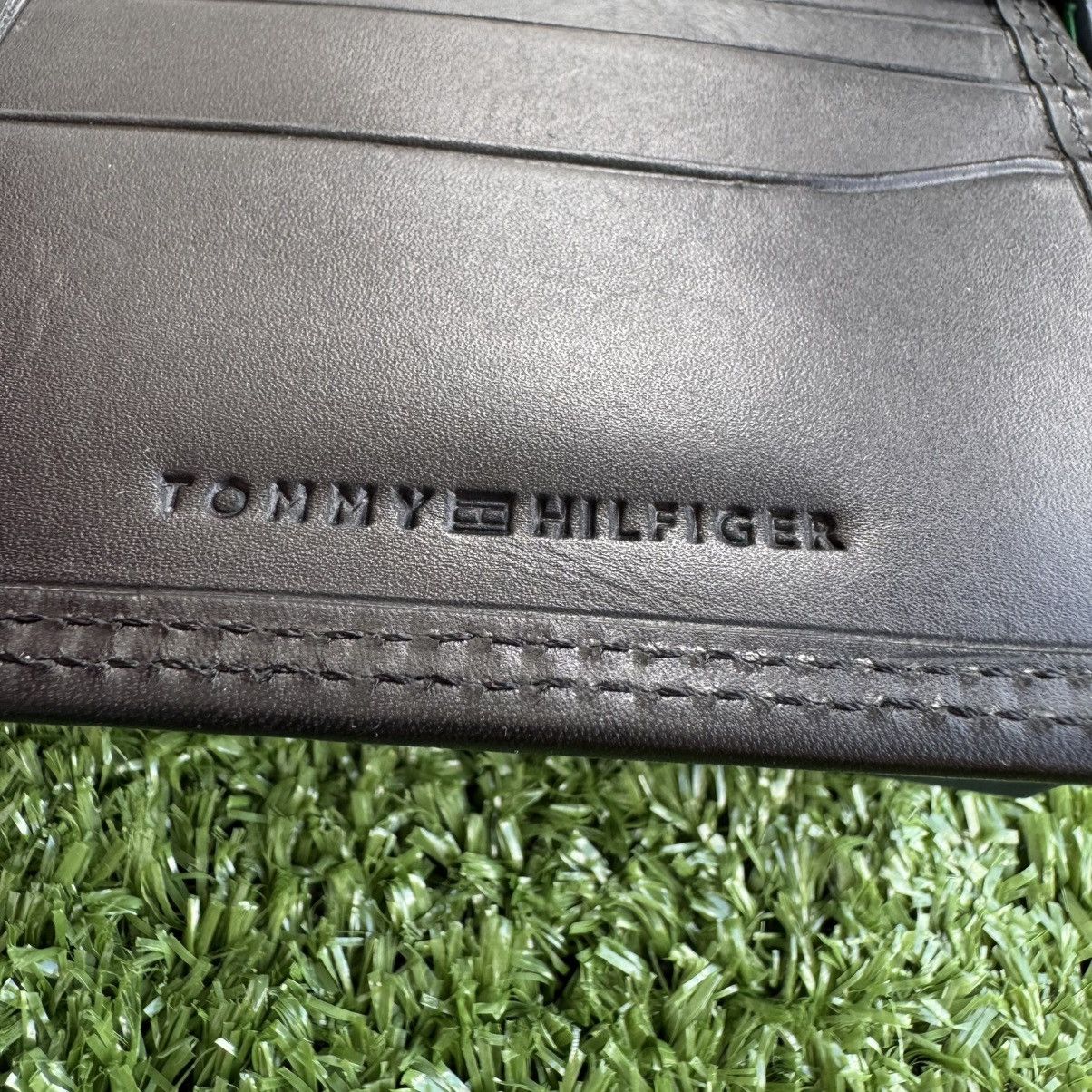 Tommy Hilfiger × Vintage Tommy Hilfiger Black Genuine Leather Bi-Fold Wallet Size ONE SIZE - 6 Thumbnail