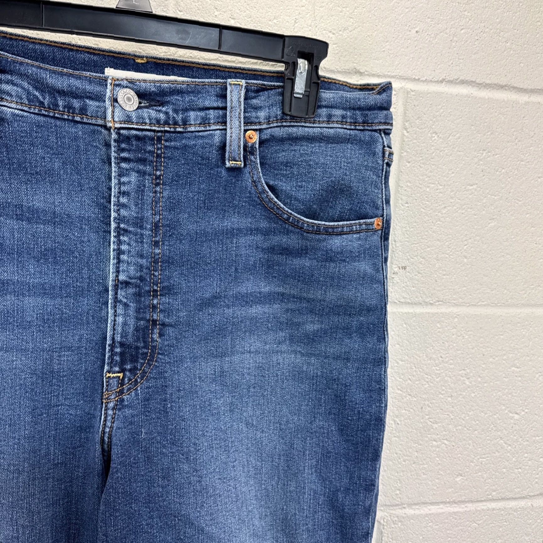 Levi's Levis Women Ribcage Bell Bottom Flared Extra High Rise Medium Wash Denim Jean 32 Size 24" / US 00 / IT 34 - 3 Thumbnail