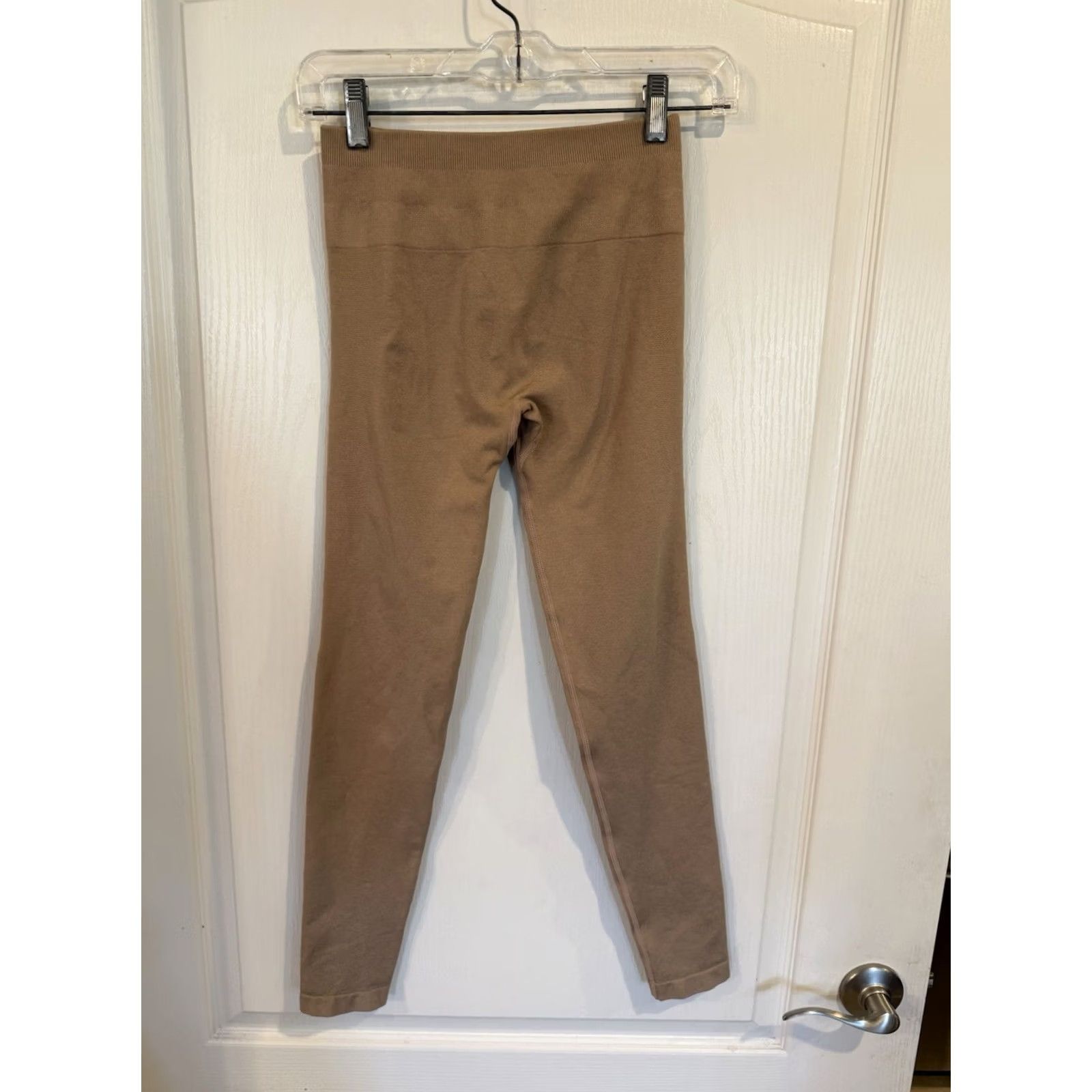 Vintage Aurola Women’s Leggings Scrunch Seamless Gym Work Out Tan S Small Brown Activewear Yoga Gym & Training Breed? Size 28" / US 6 / IT 42 - 2 Thumbnail