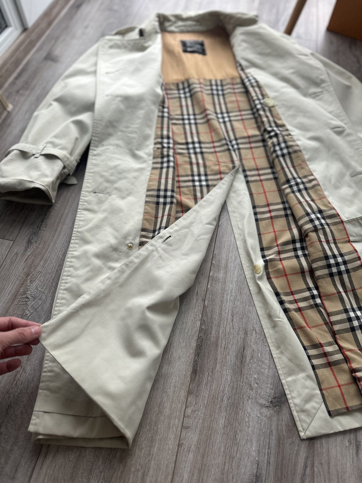 Burberry Vintage 90’s Burberry’s nova check men’s trench coat Size US L / EU 52-54 / 3 - 9 Thumbnail
