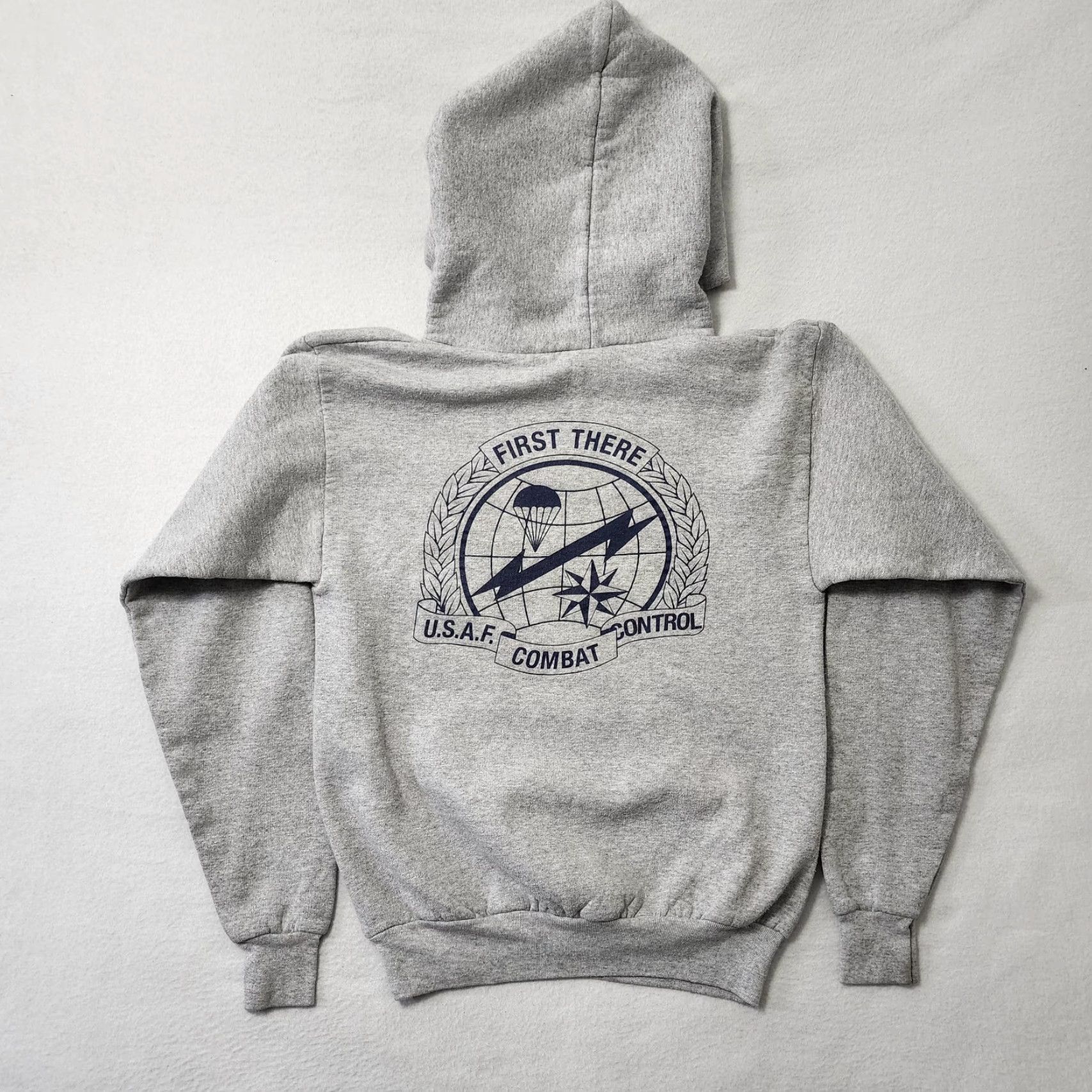Hanes VINTAGE Hanes USAF Hoodie Mens Small Gray Combat Control Military Air Force S Mens Gray Hanes USAF Hoodie Size US S / EU 44-46 / 1 - 2 Thumbnail