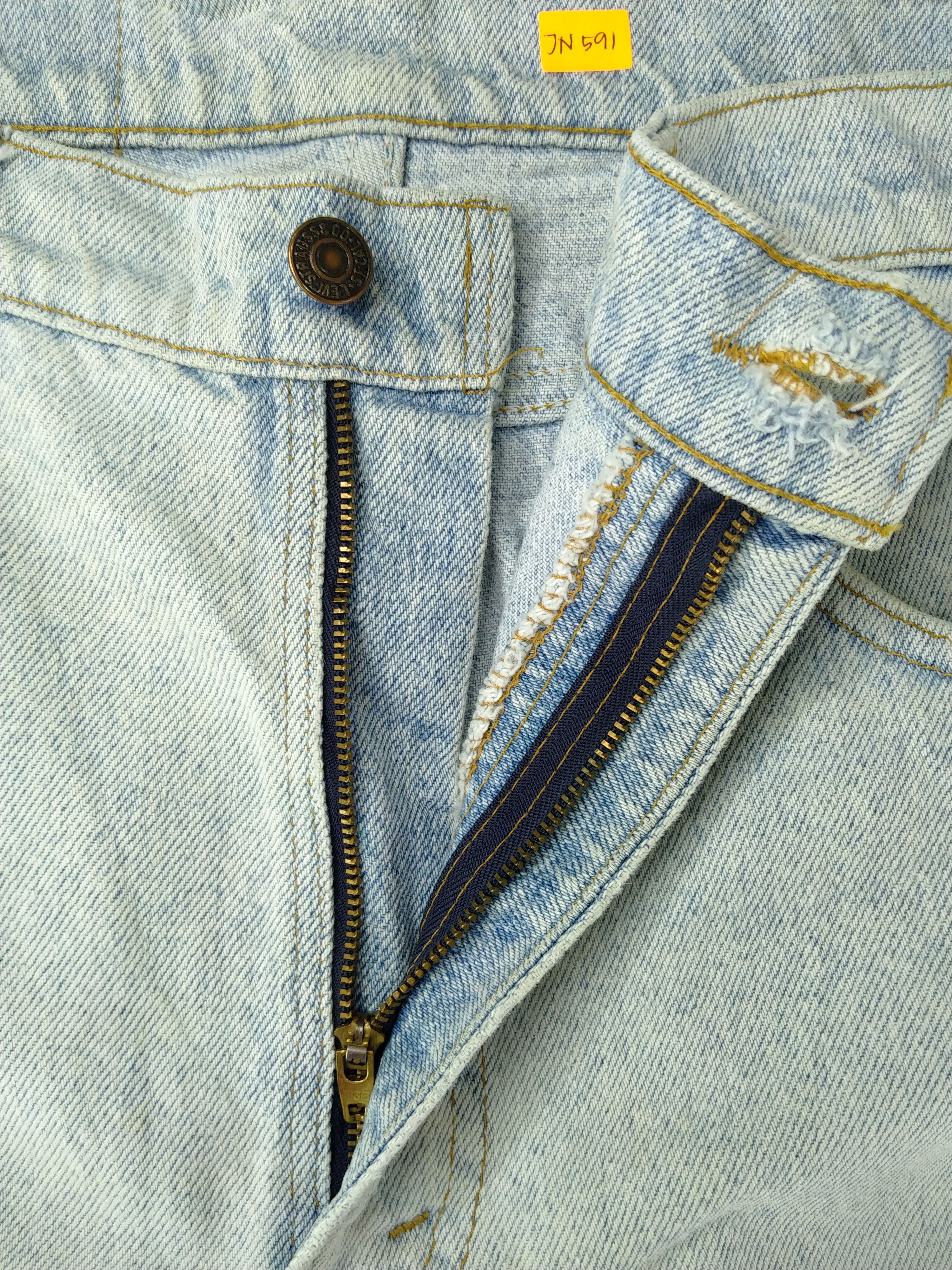 Japanese Brand Light Wash Vintage Levi's 505 USA Denim 35 x 32.5 -JN591 Size US 36 / EU 52 - 6 Thumbnail