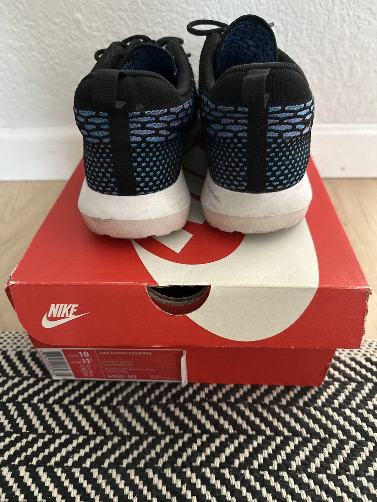Nike Nike Flyknit Rosherun size 10 Size US 10 / EU 43 - 5 Thumbnail