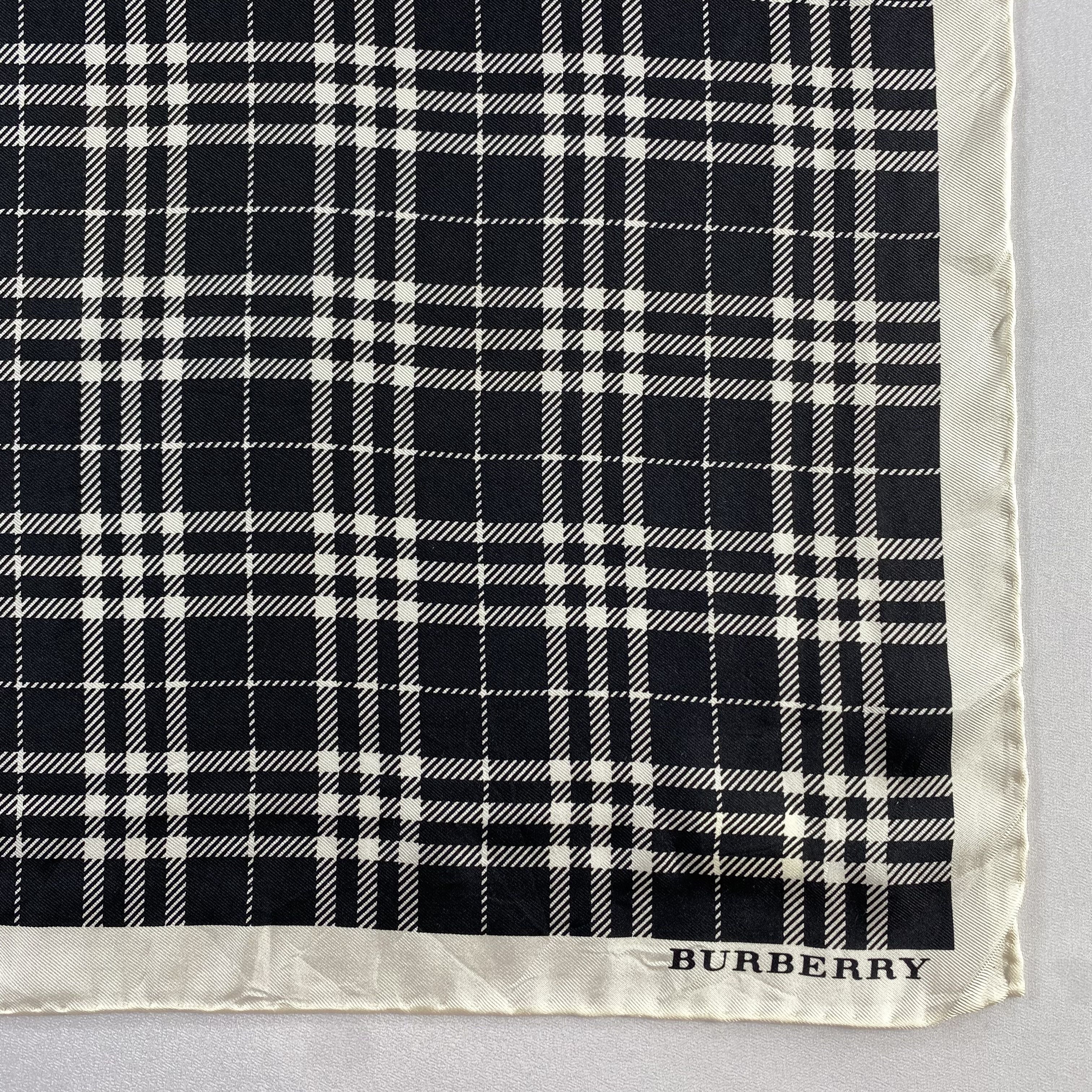 Burberry × Vintage Burberry Handkerchief / Neckerchief / Bandana-P682 Size ONE SIZE - 3 Thumbnail