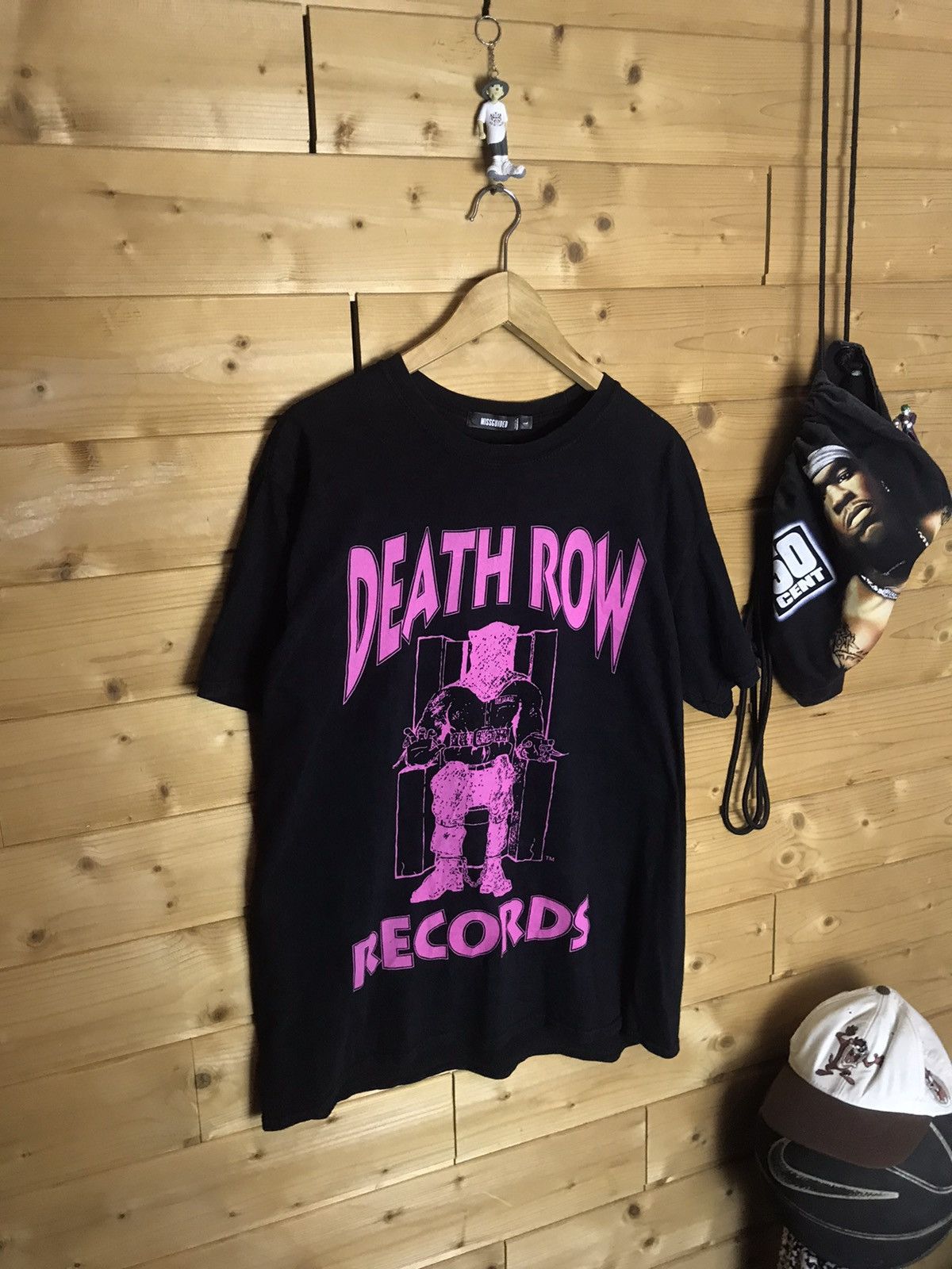 Band Tees Death Row Records big pink logo t-shirt Size US L / EU 52-54 / 3 - 1 Thumbnail