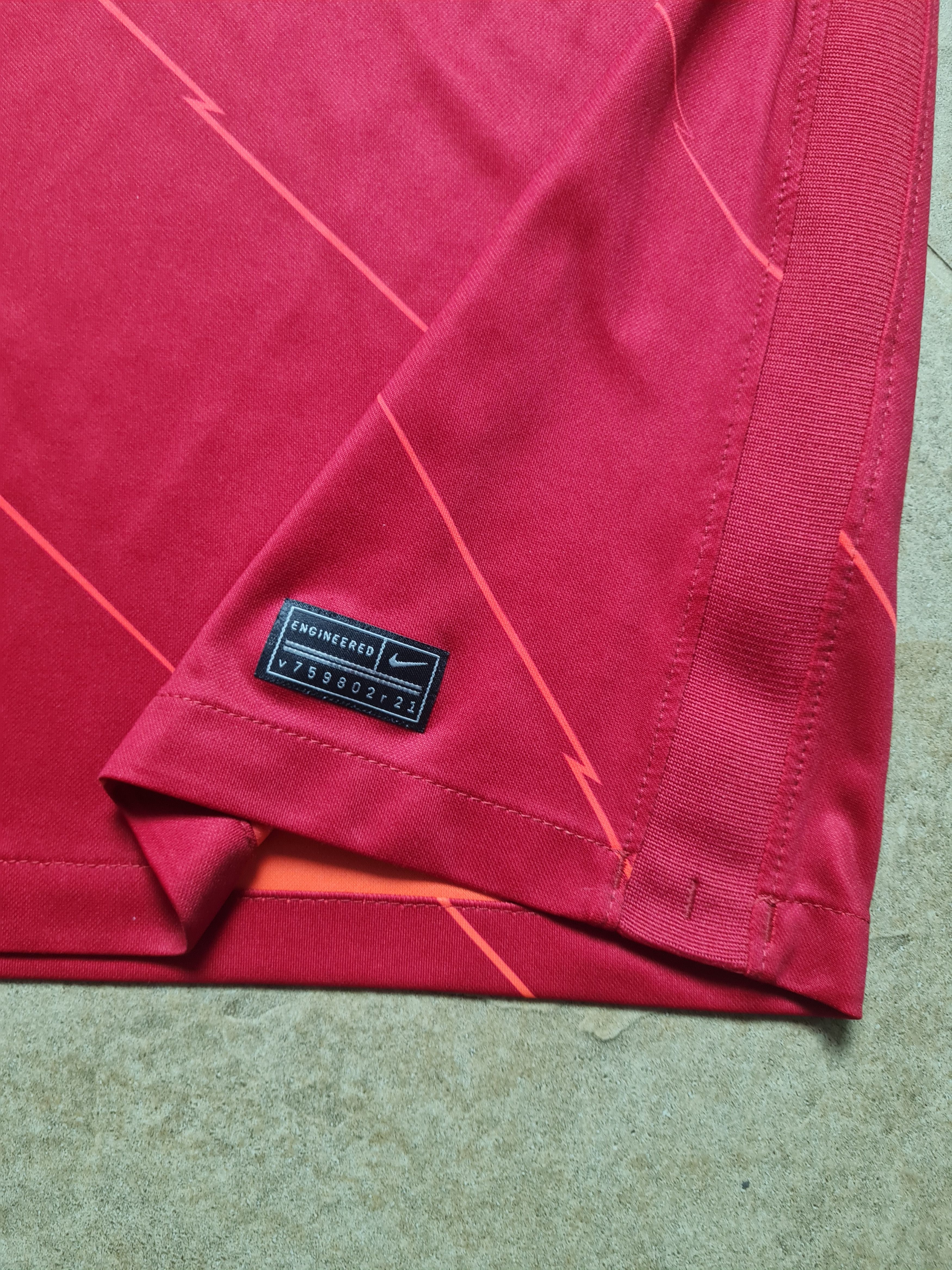 Nike SOCCER SHIRT NIKE LIVERPOOL FC HOME FOOTBALL JERSEY 2021/22 Size US XL / EU 56 / 4 - 12 Thumbnail