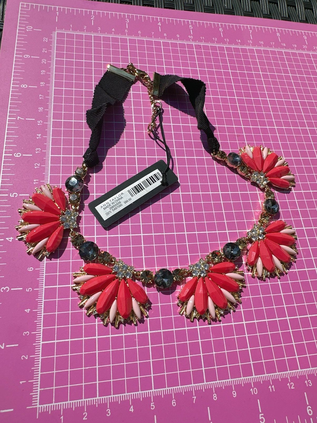 Ann Taylor Ann Taylor orange pink flower necklace good tone black Size ONE SIZE - 5 Thumbnail