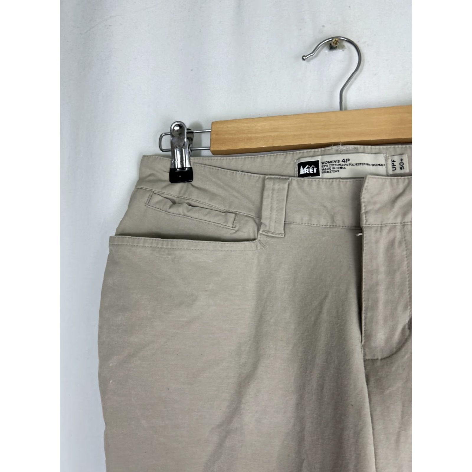 Vintage REI Womens Pants Cargo Beige 4 Petite UPF 50+ Cotton Blend Pants 31x28 Women Beige Cargo UPF50+ 31x28 Petite 4 Size 27" / US 4 / IT 40 - 4 Thumbnail