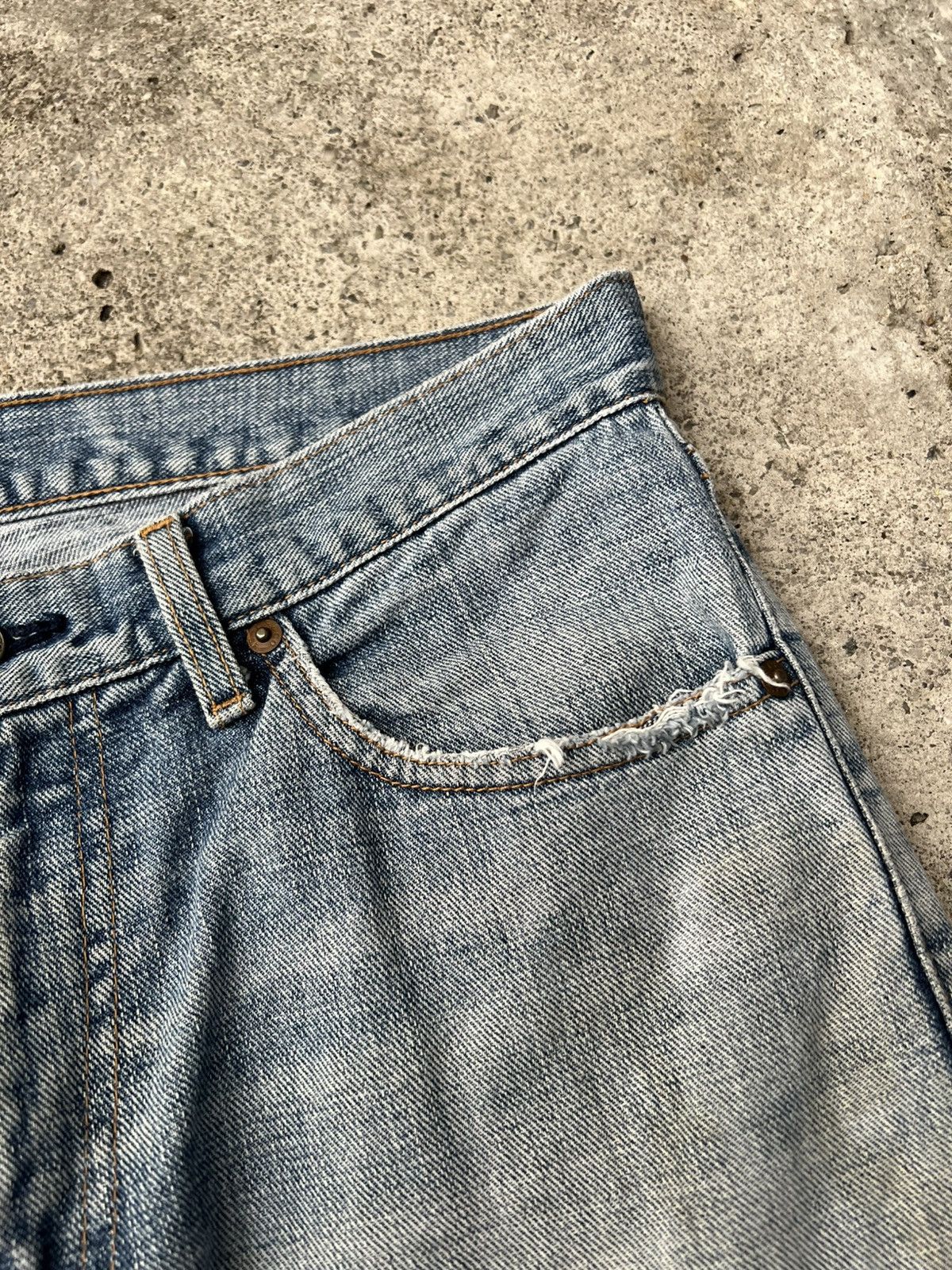 Levi's Vintage Levis 533 Distressed Light Wash Jean Size US 32 / EU 48 - 12 Thumbnail