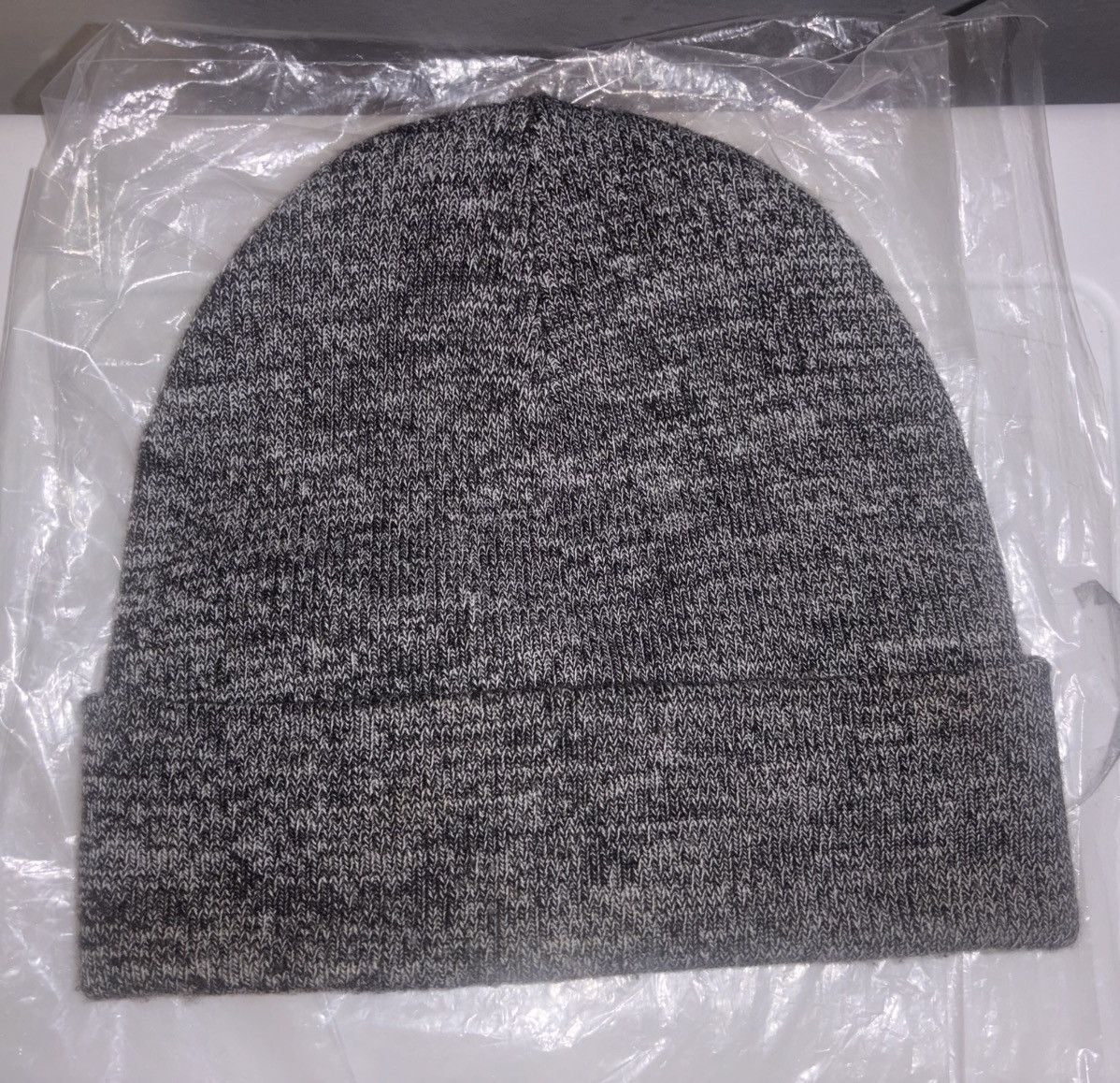H&M H&M Grey Beanie Hat One Size Awesome Hat In Nice Shape Size ONE SIZE - 1 Thumbnail