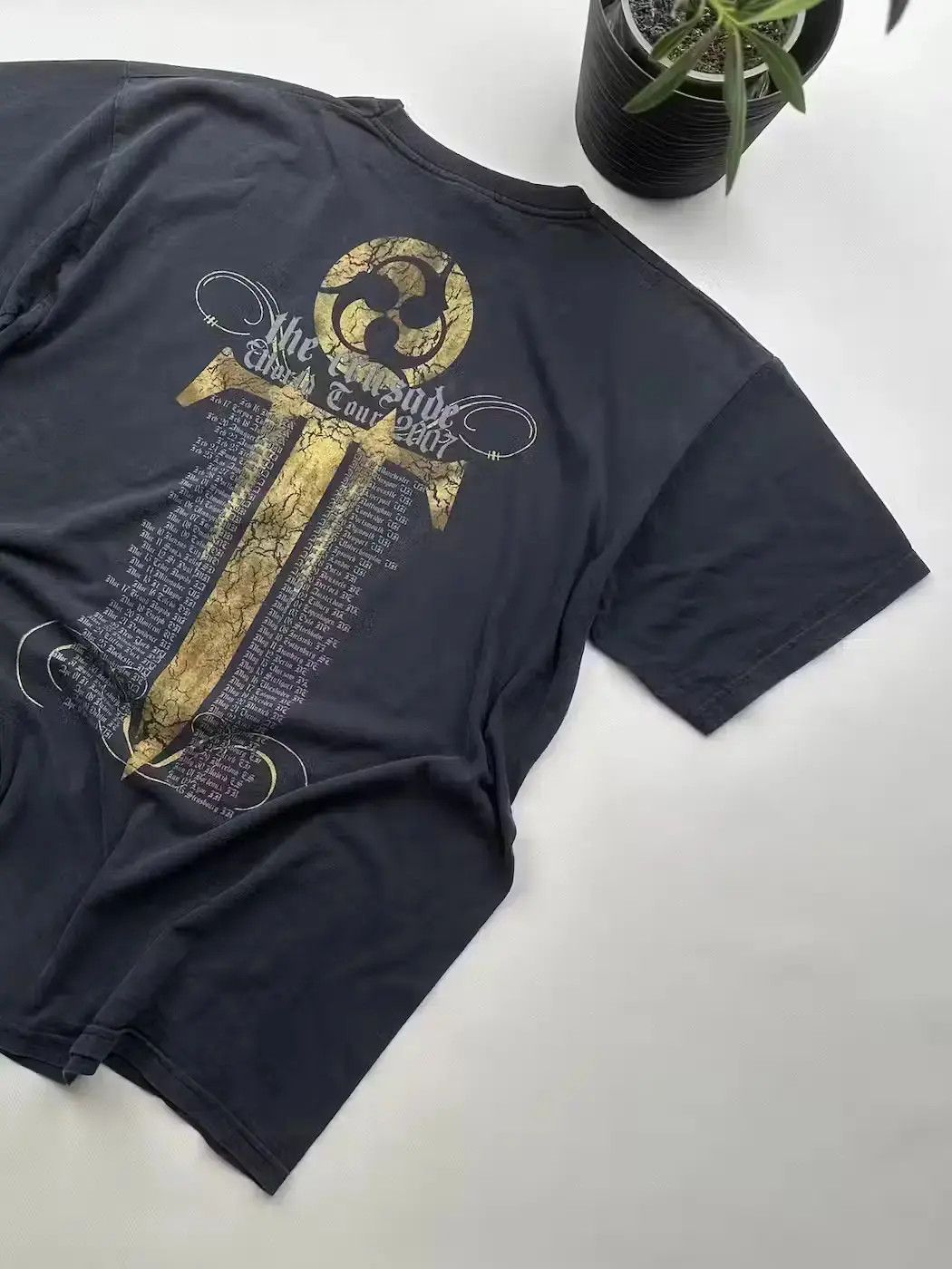 Band Tees Trivium 2008 Vintage T-Shirt (303) Size US L / EU 52-54 / 3 - 10 Thumbnail