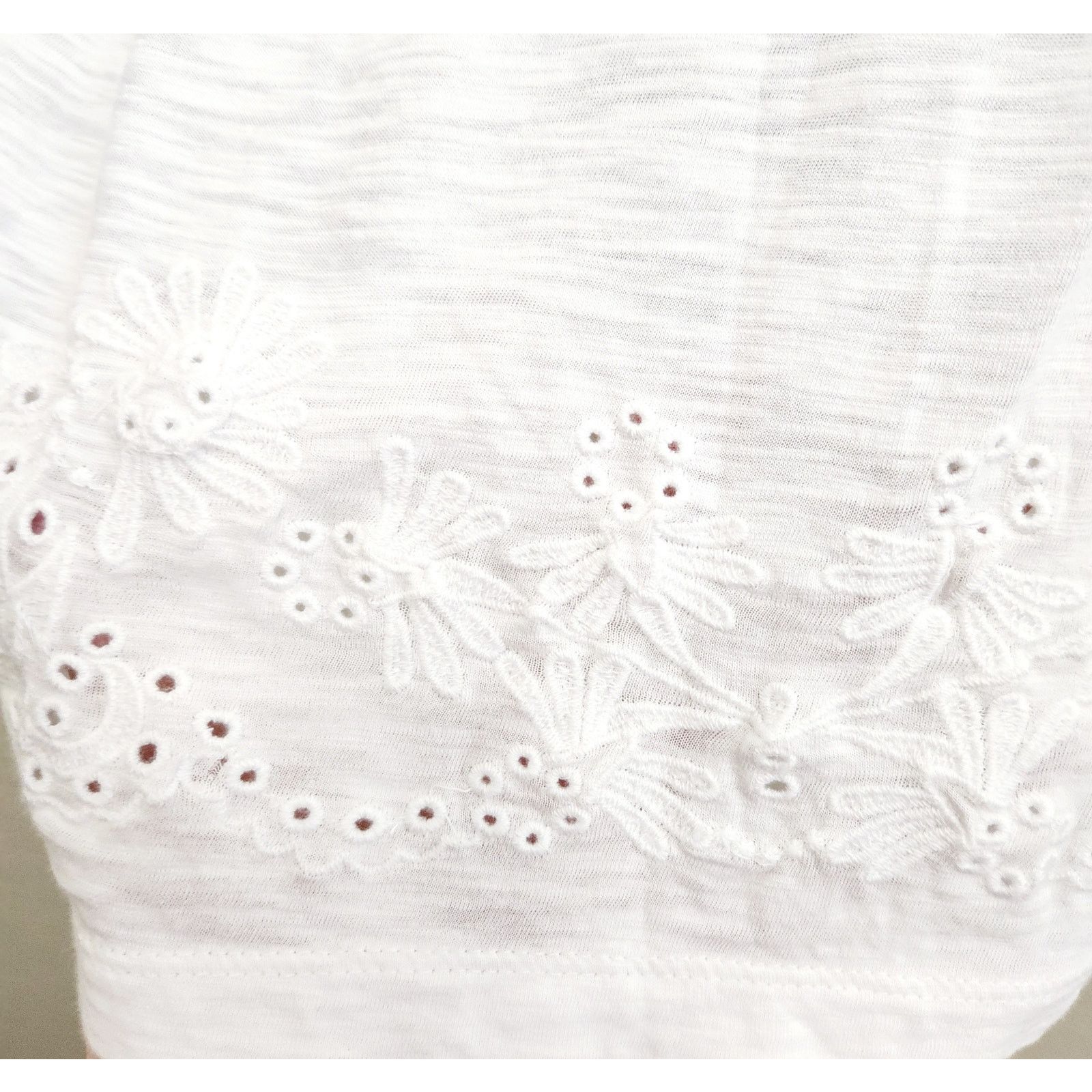 Other Ann Taylor LOFT White Embroidered Short Cap Sleeve Top Large Size L / US 10 / IT 46 - 2 Thumbnail